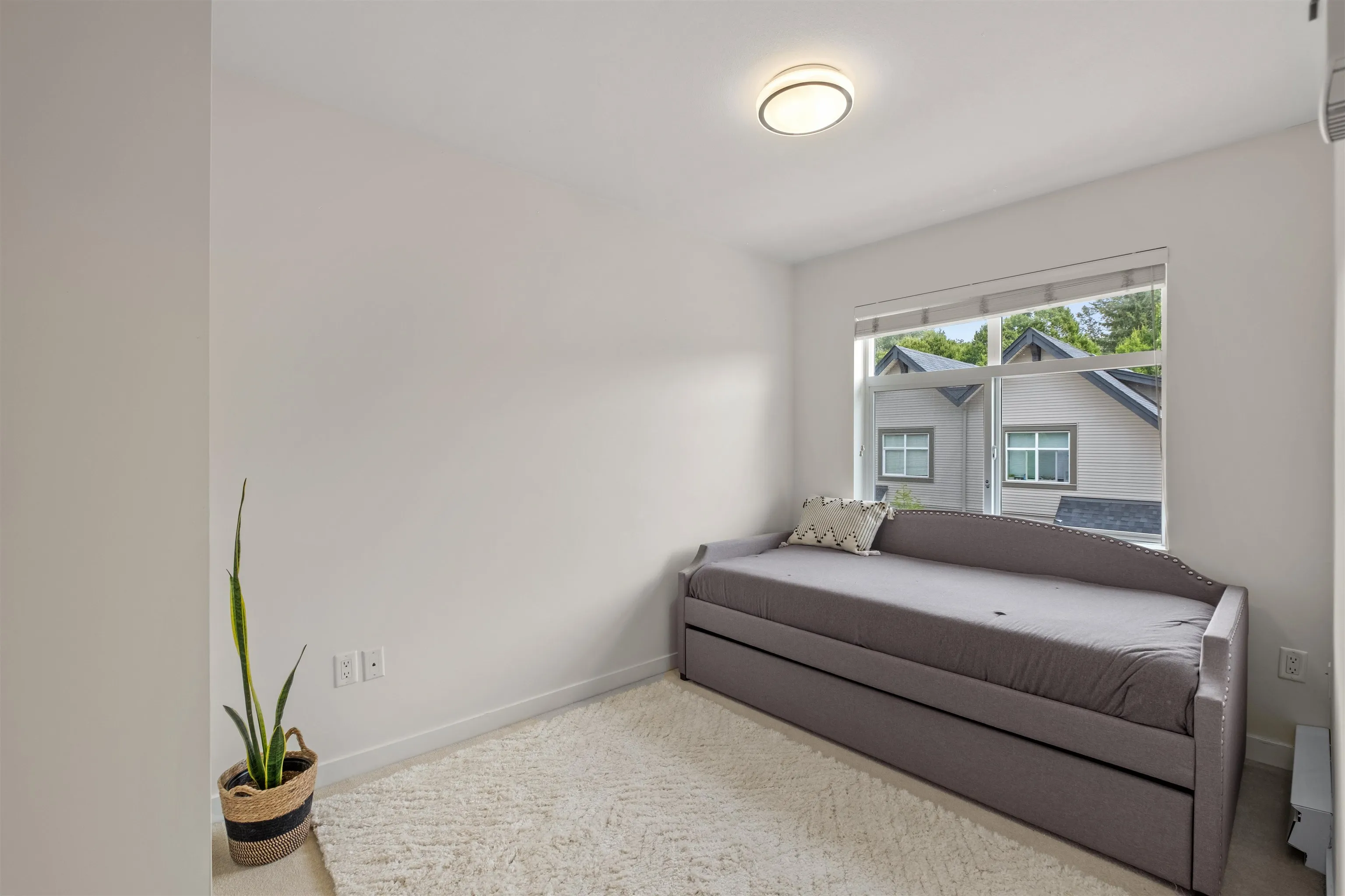 713 Premier Street