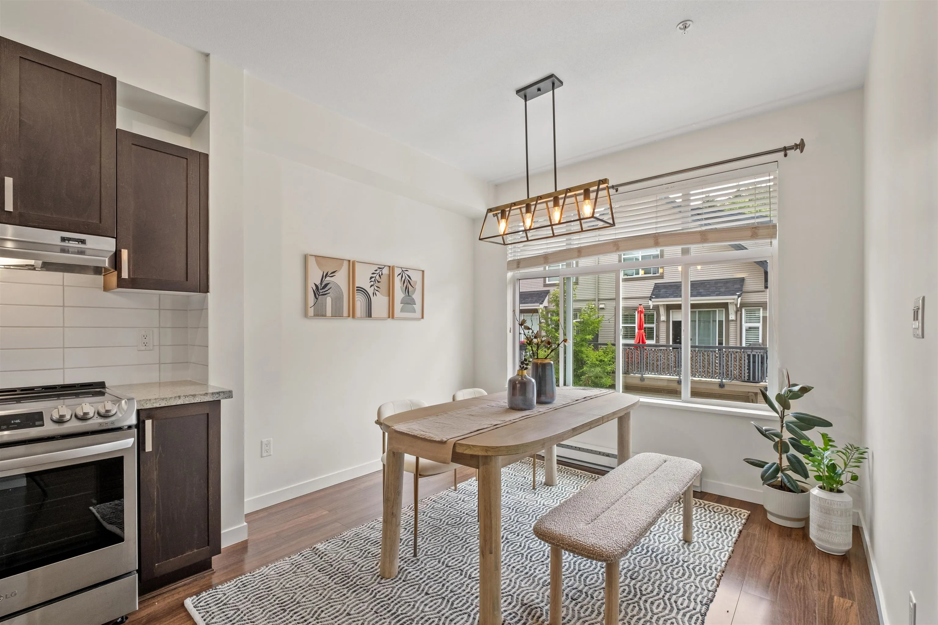 713 Premier Street