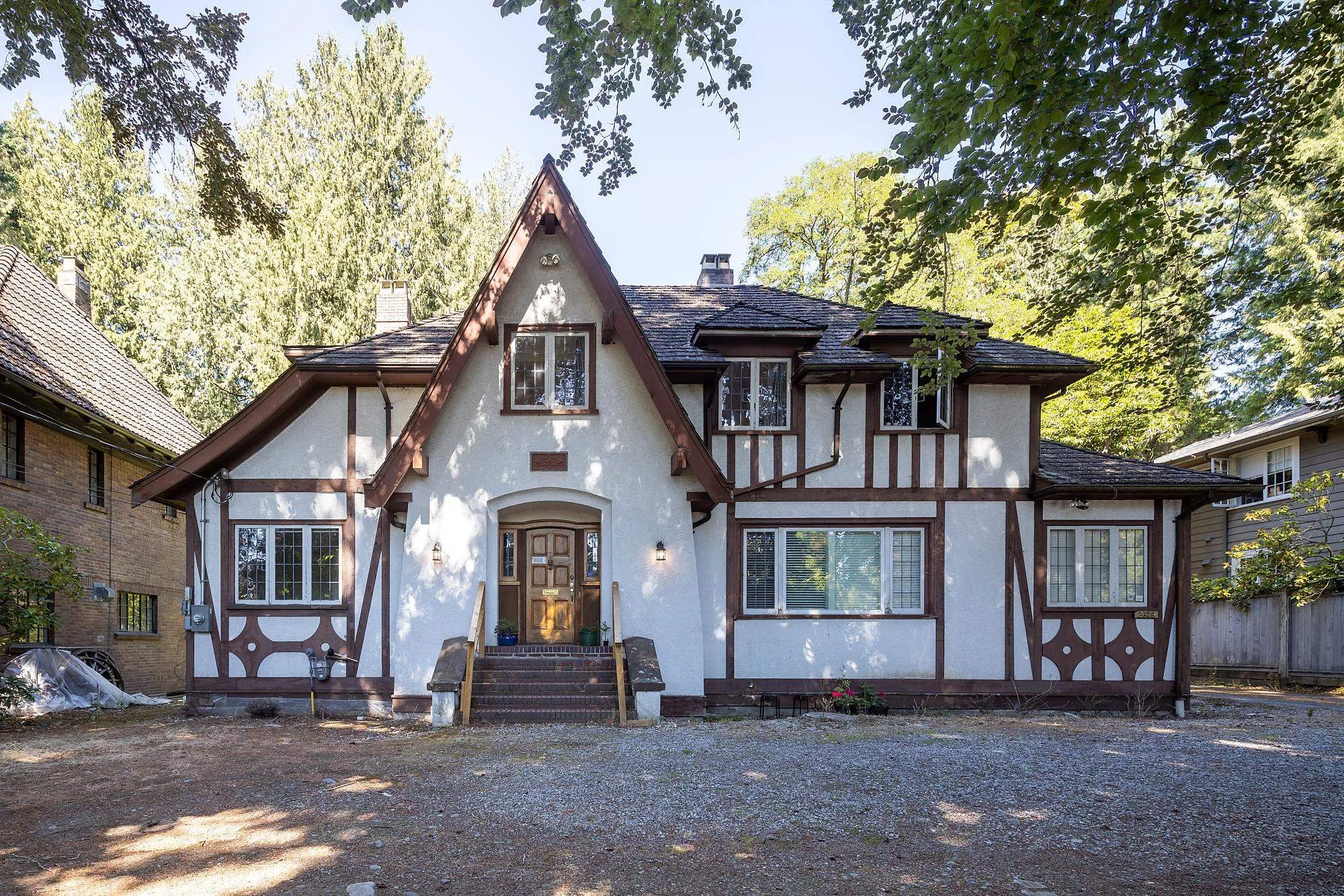 2629 W 49th Avenue