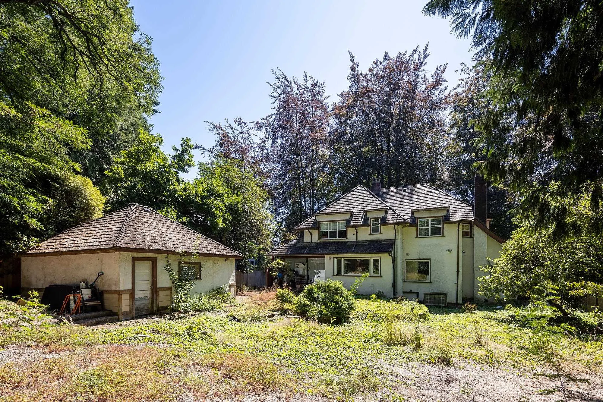 2629 W 49th Avenue