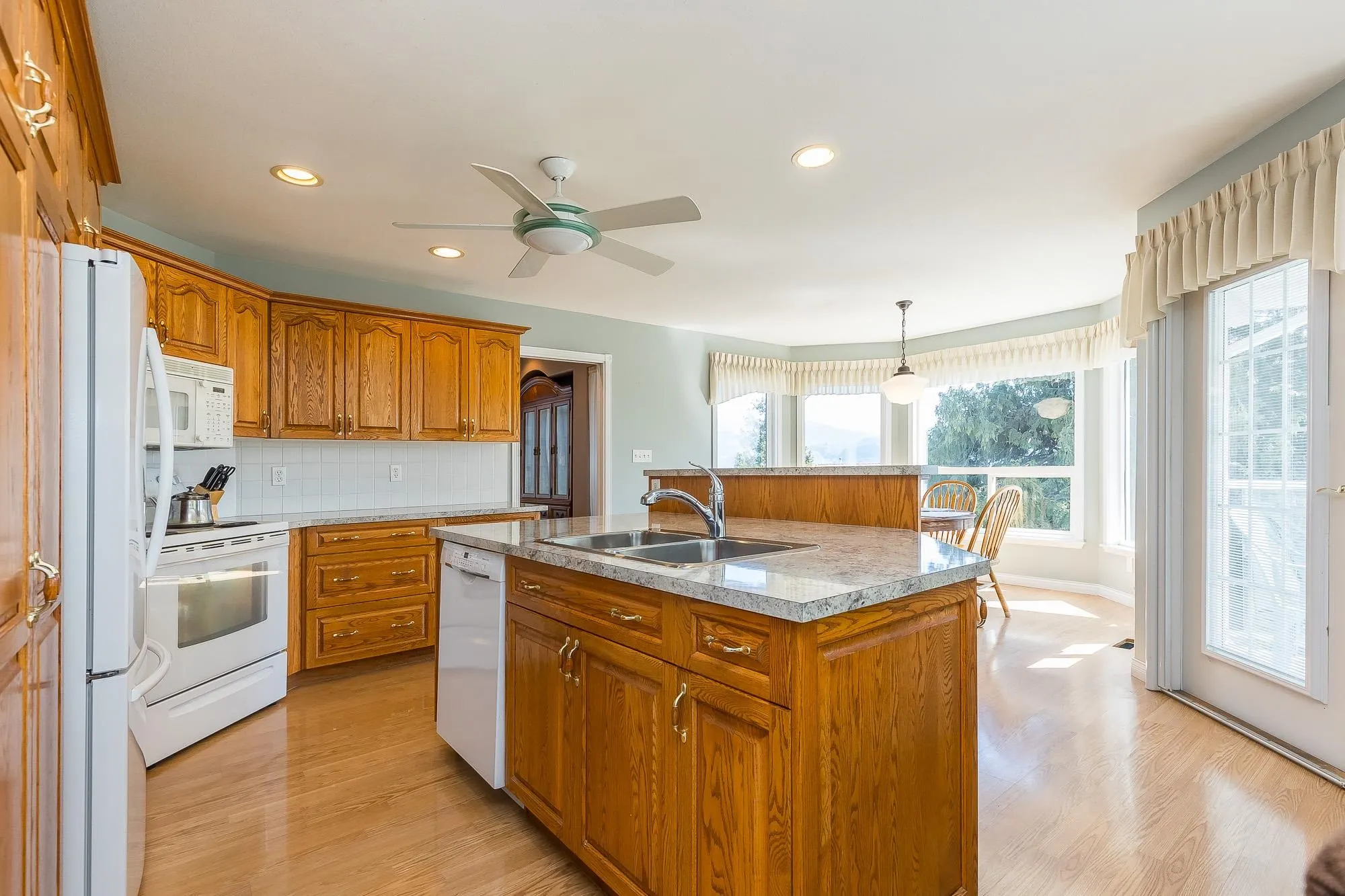 35148 Knox Crescent