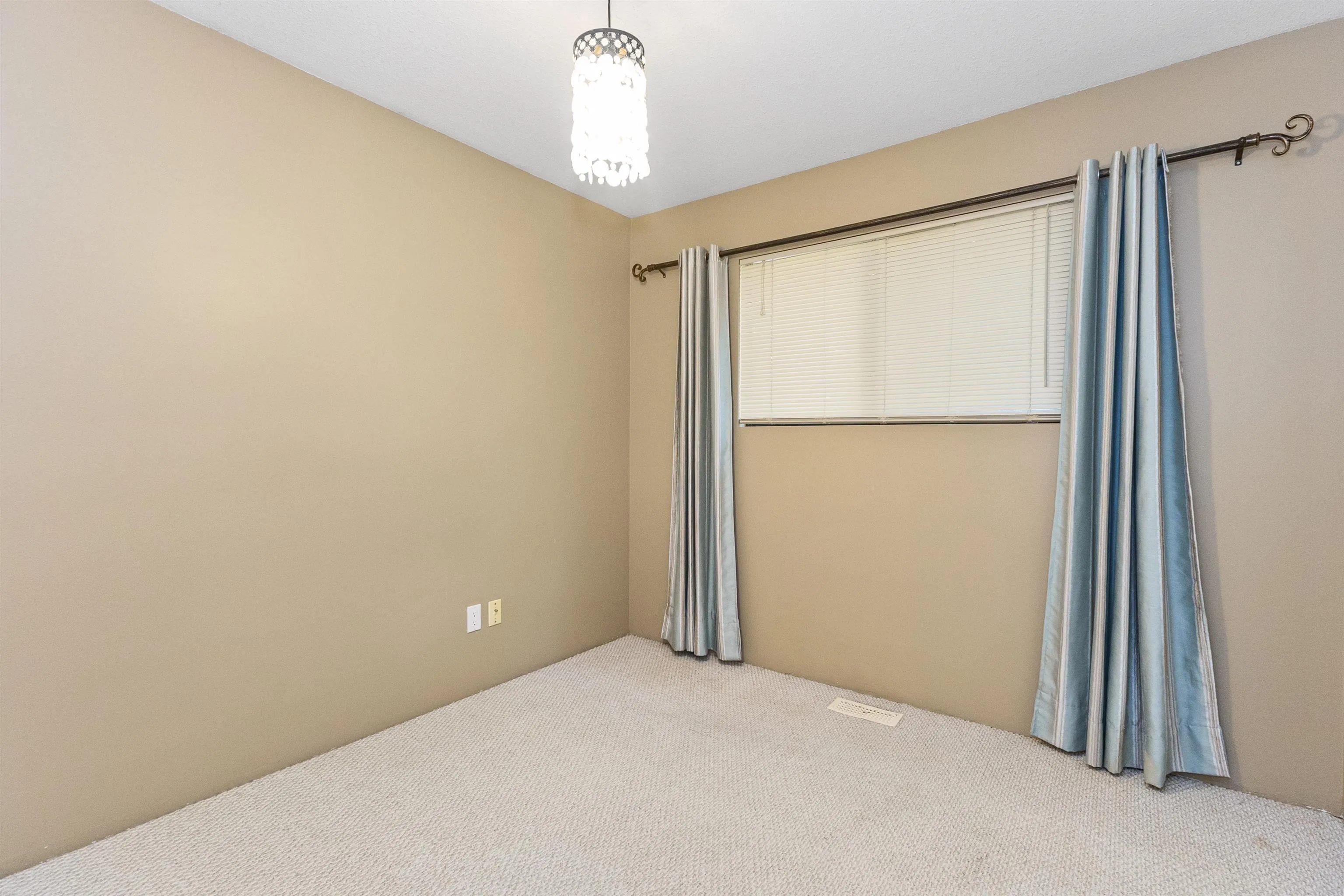 34899 Glenn Mountain Drive