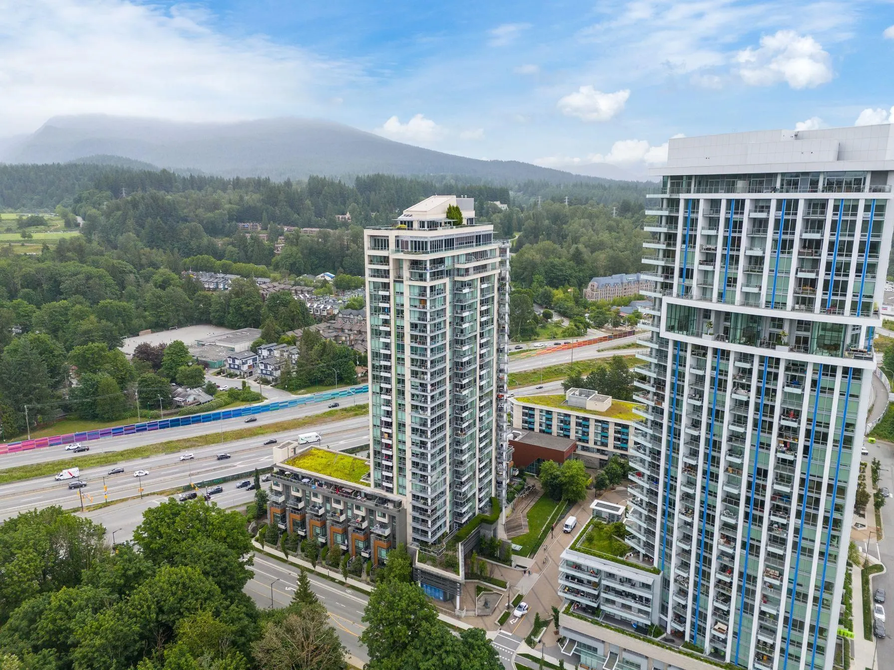 1001 680 Seylynn Crescent