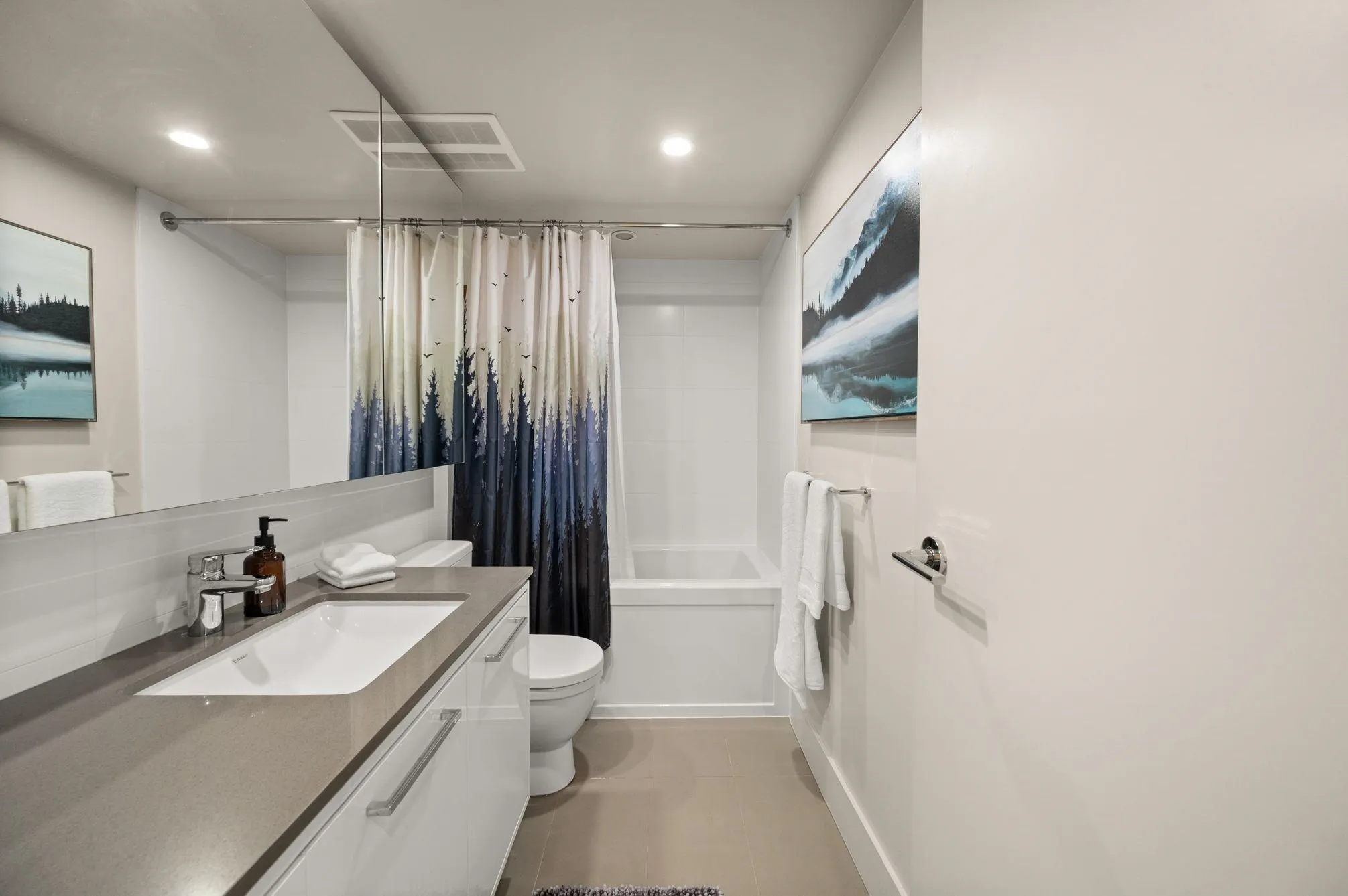 1001 680 Seylynn Crescent
