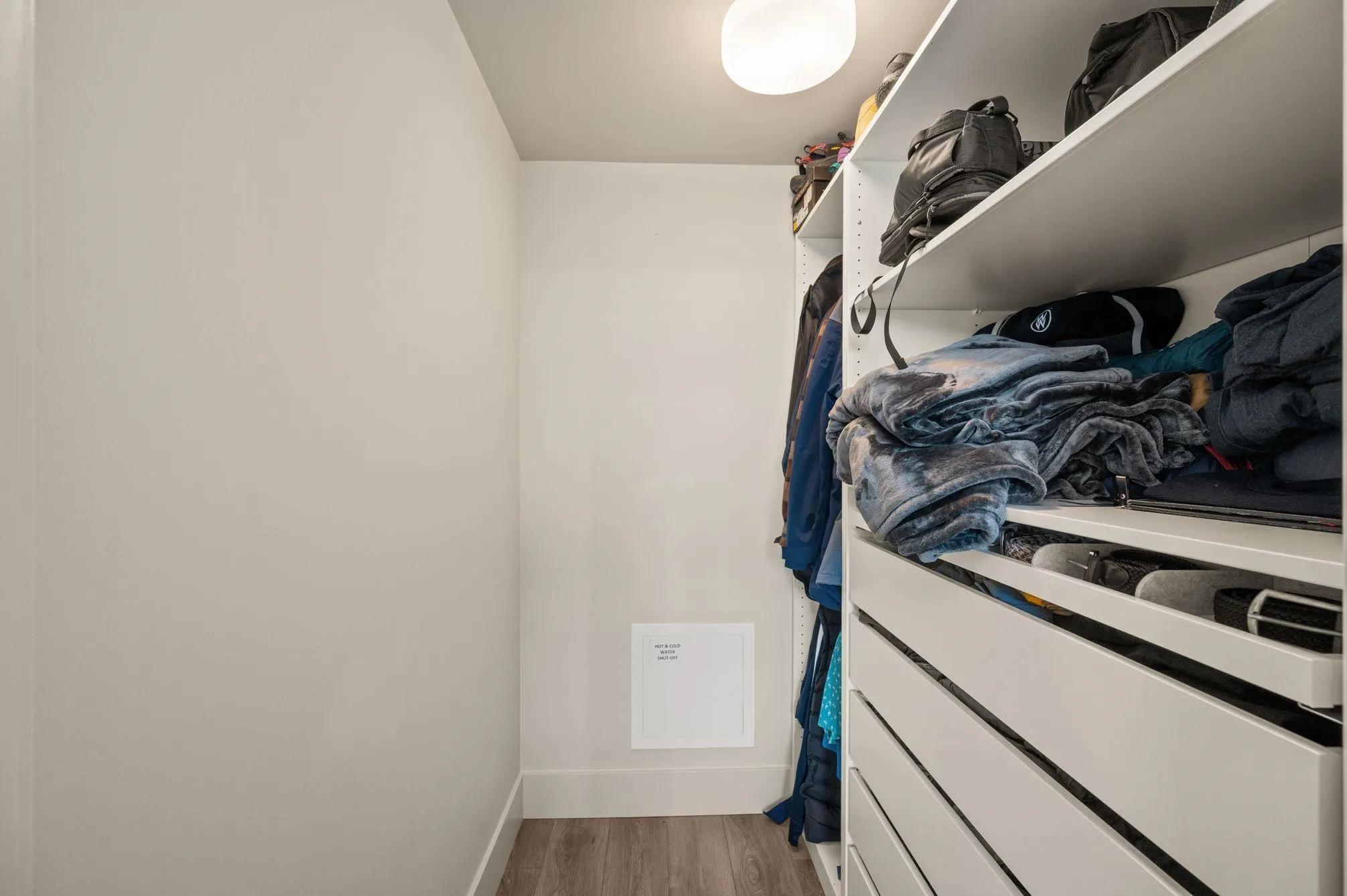 1001 680 Seylynn Crescent