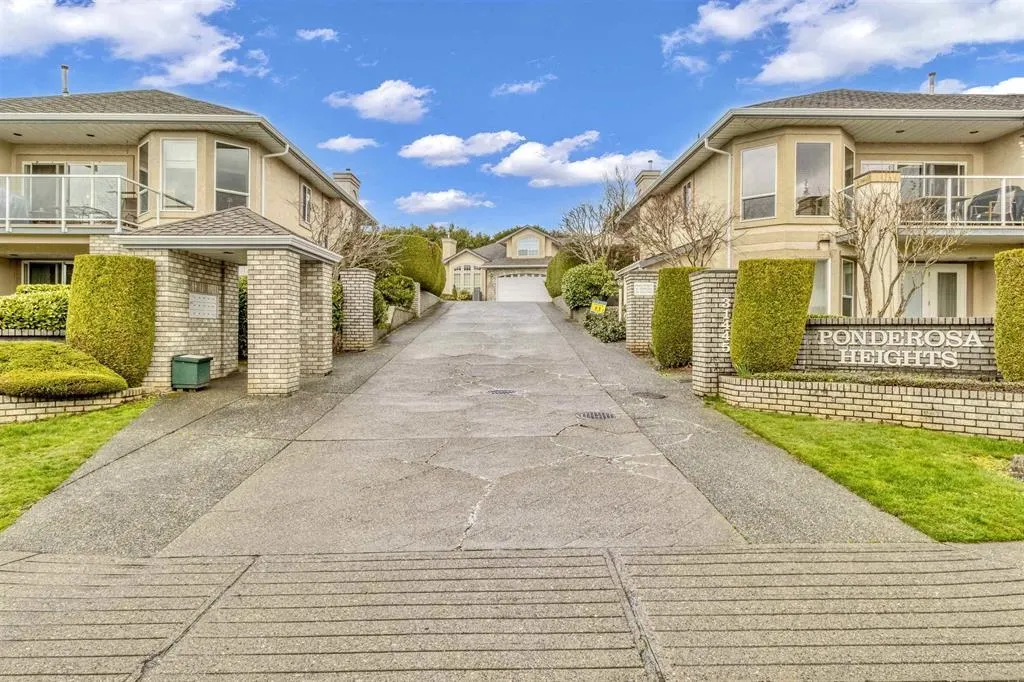 17 31445 Upper Maclure Road