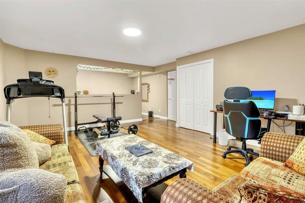 17 31445 Upper Maclure Road
