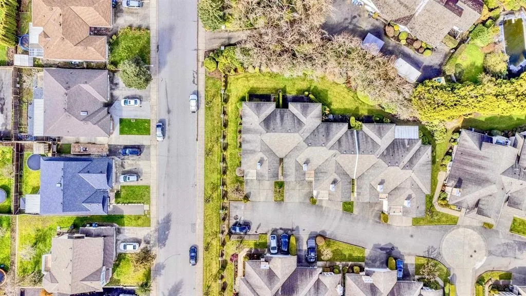 17 31445 Upper Maclure Road
