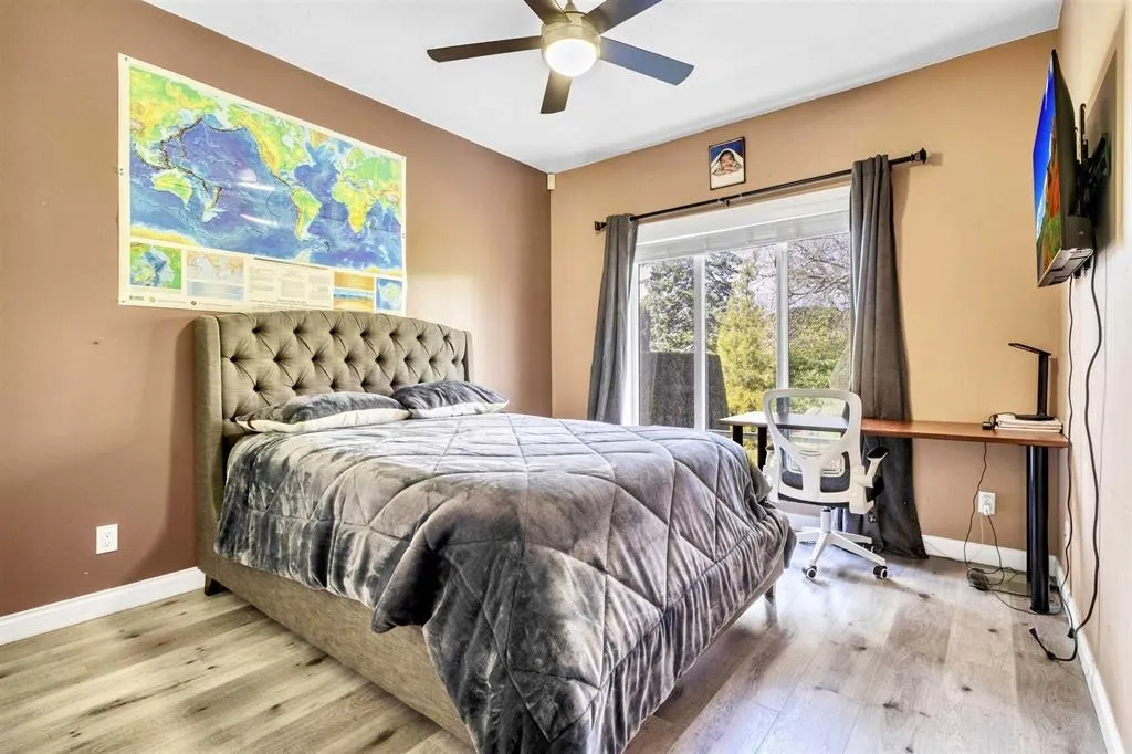 17 31445 Upper Maclure Road