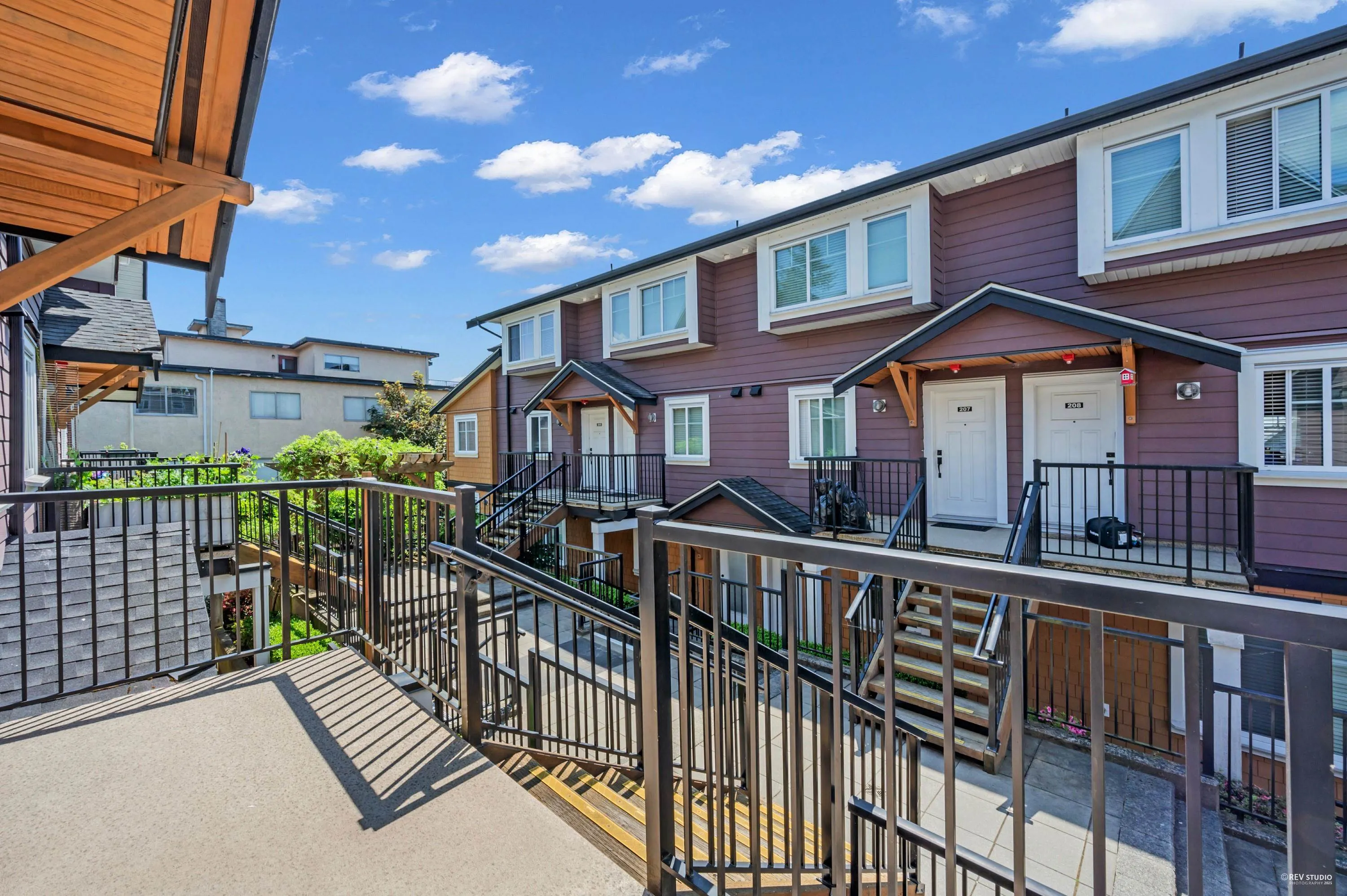 201 423 8th Street