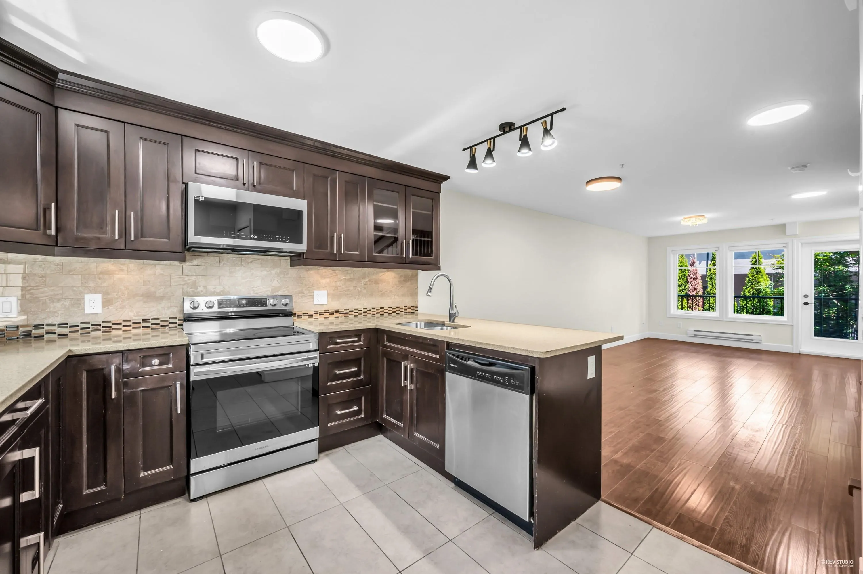 201 423 8th Street