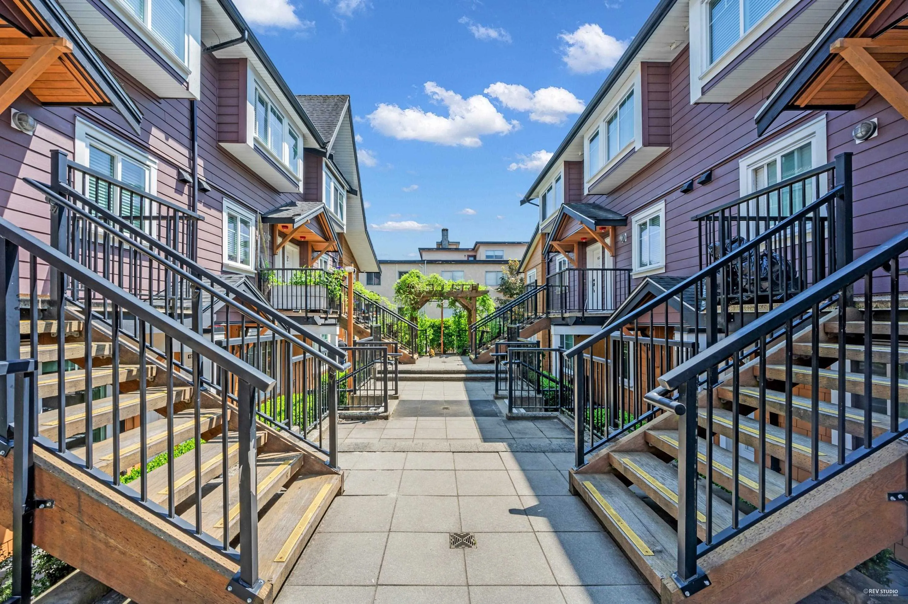 201 423 8th Street