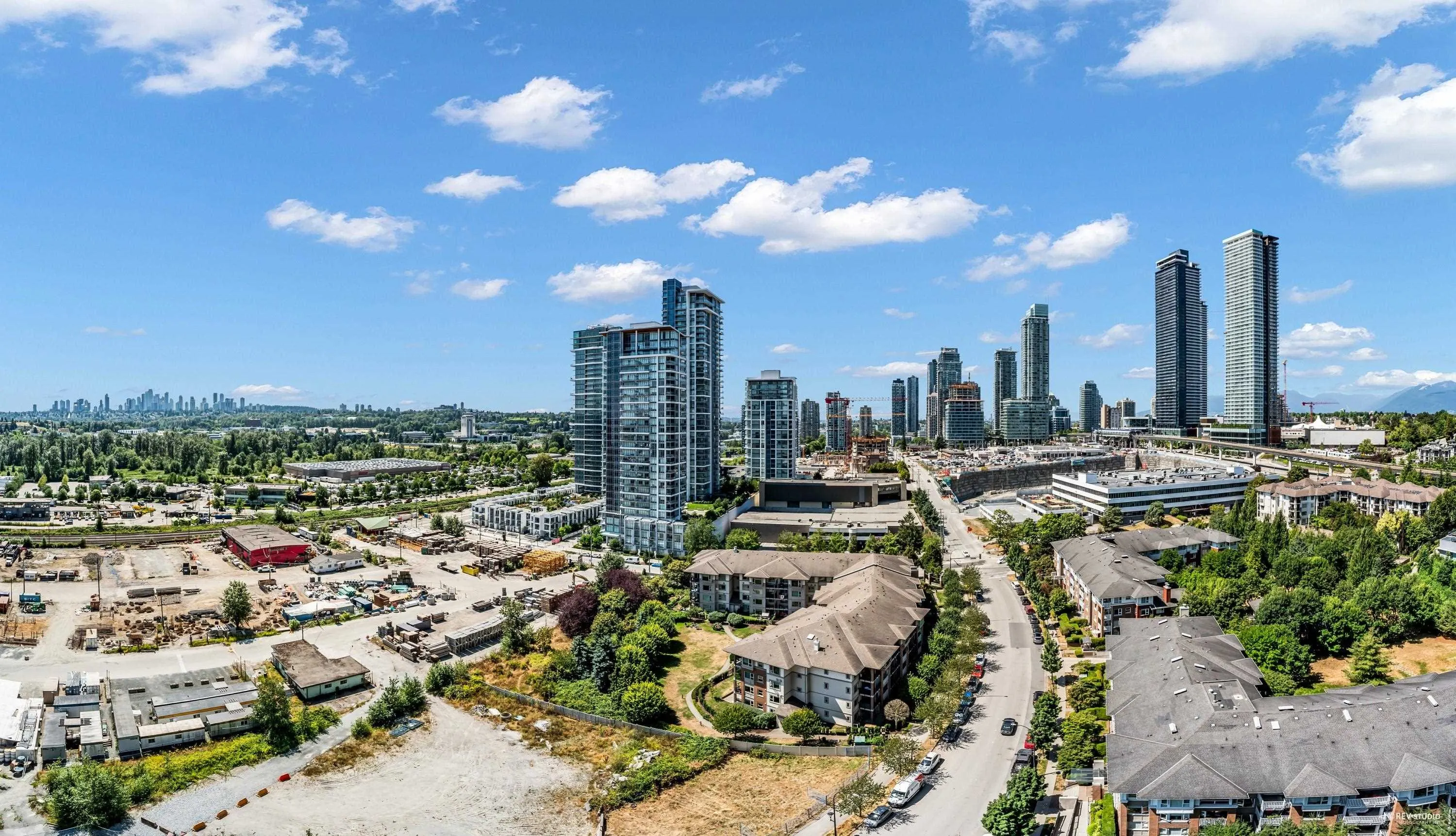2208 2289 Yukon Crescent