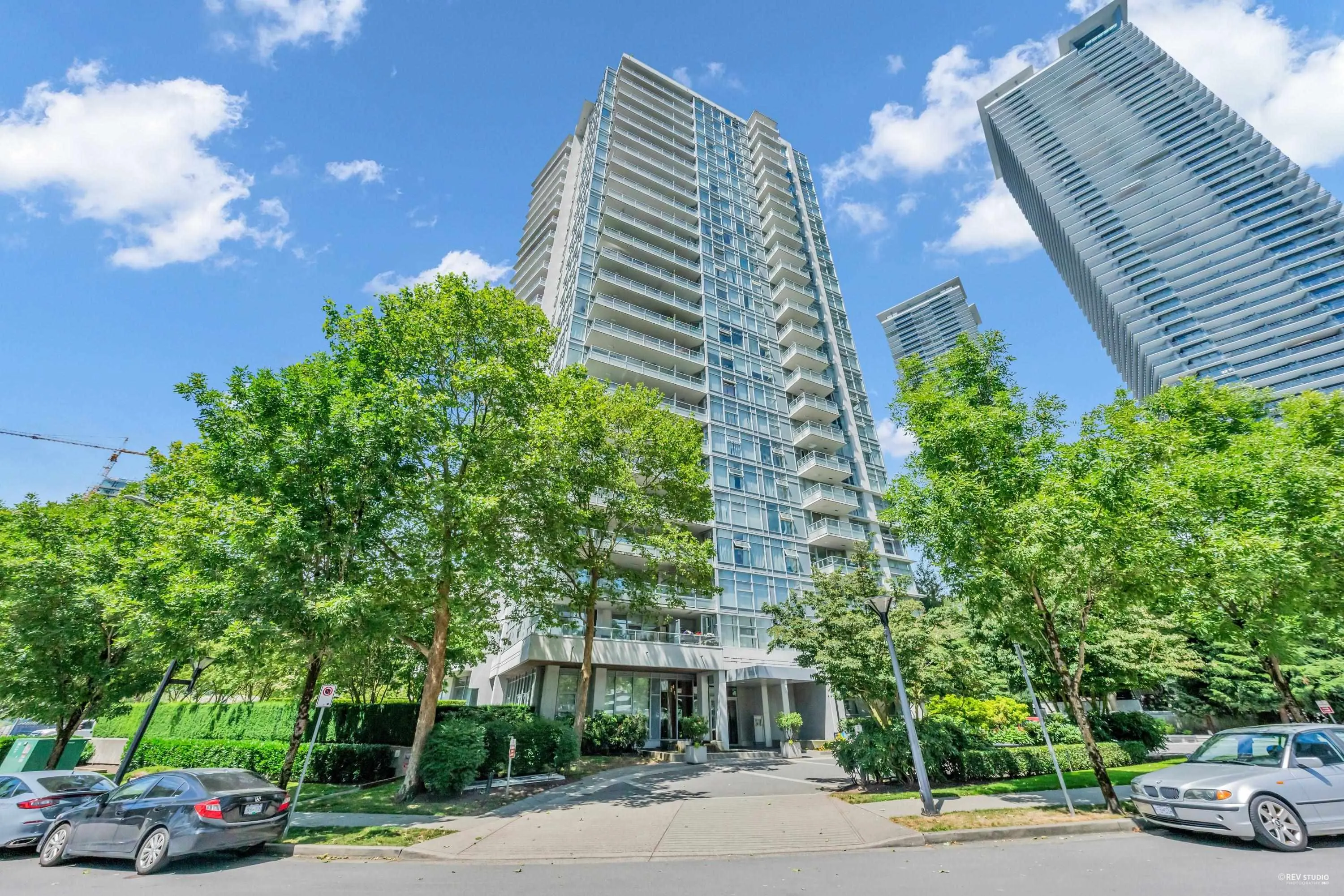 2208 2289 Yukon Crescent