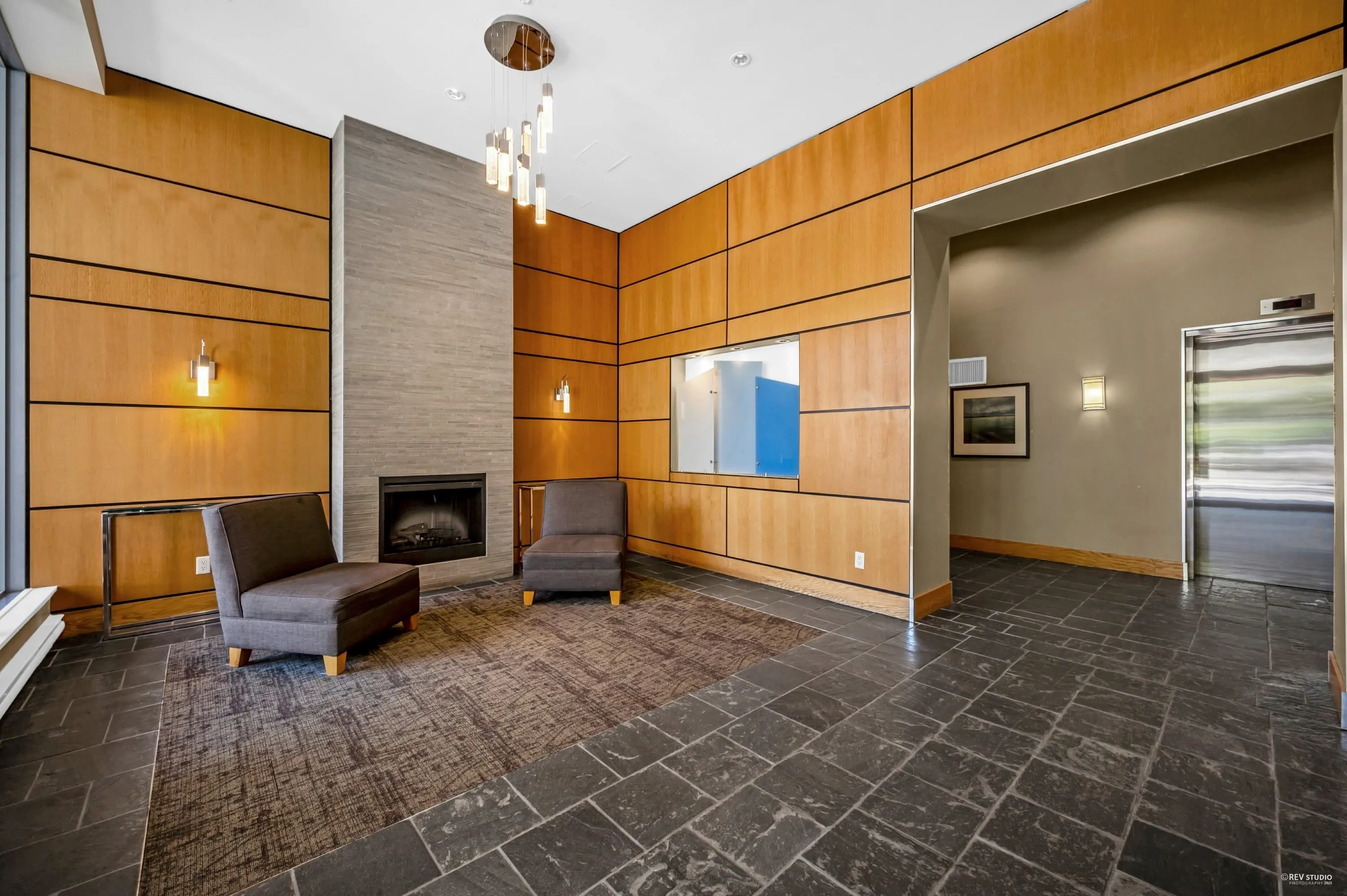 2208 2289 Yukon Crescent