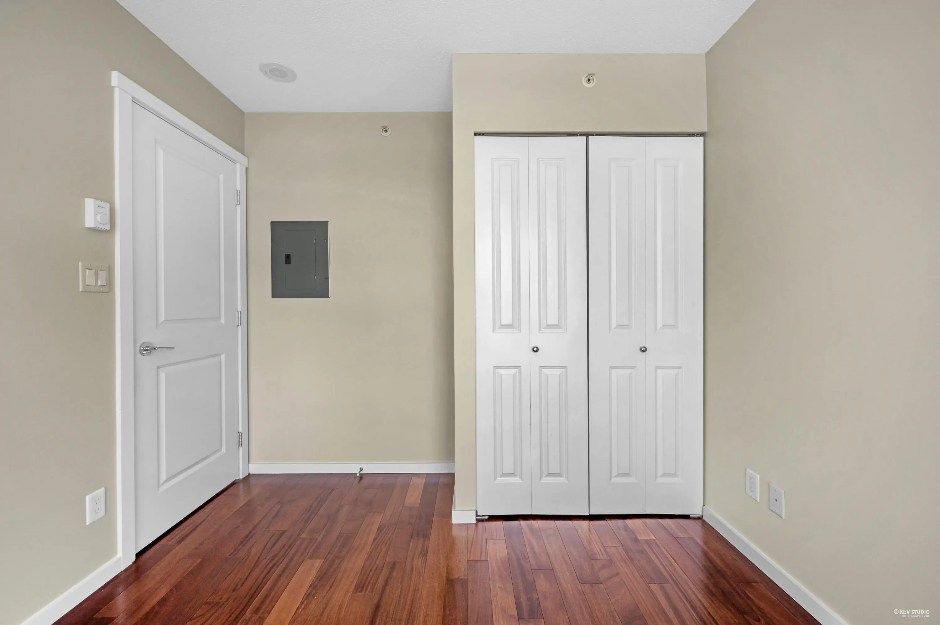 2208 2289 Yukon Crescent