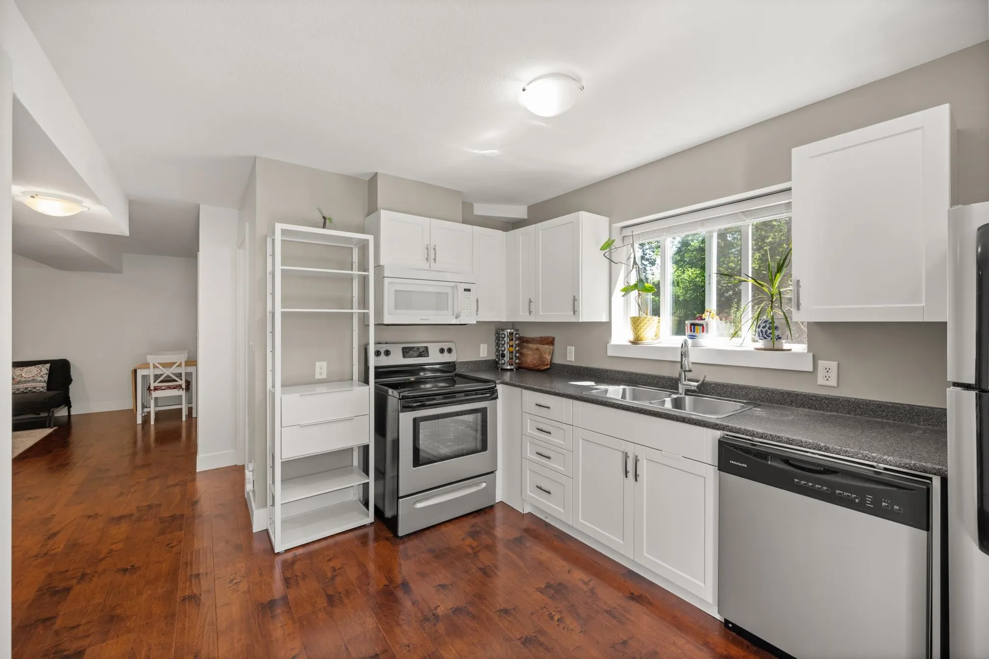32450 Grebe Crescent