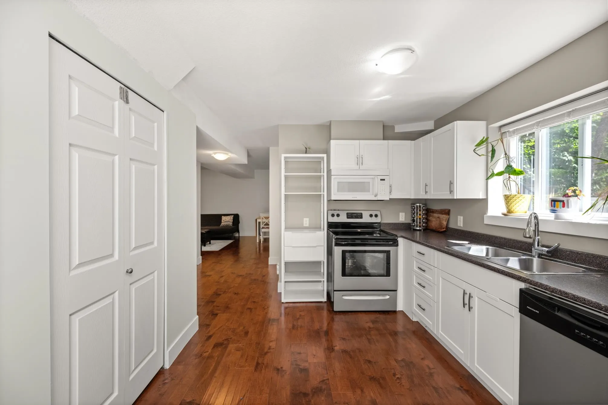 32450 Grebe Crescent