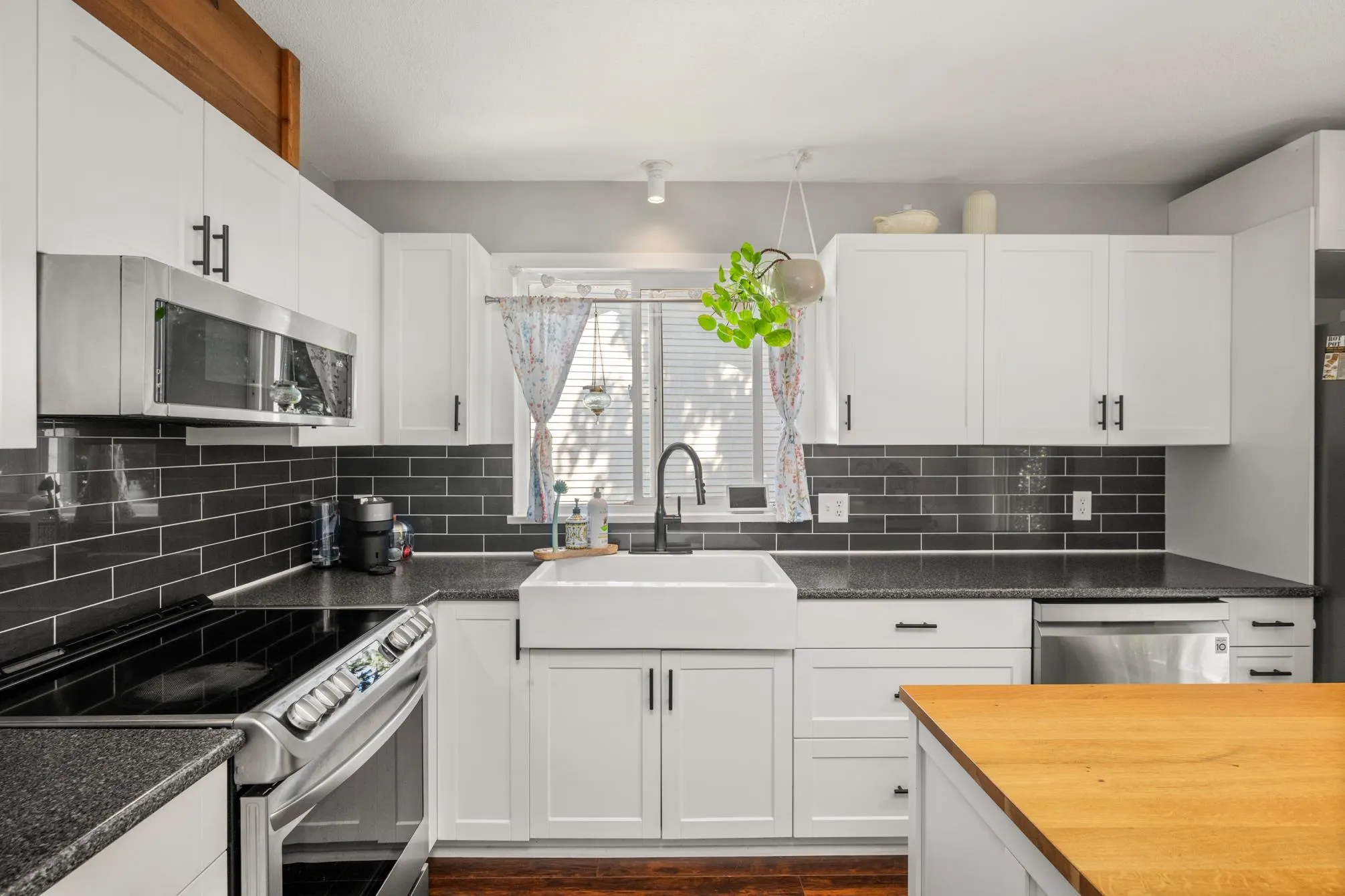 32450 Grebe Crescent