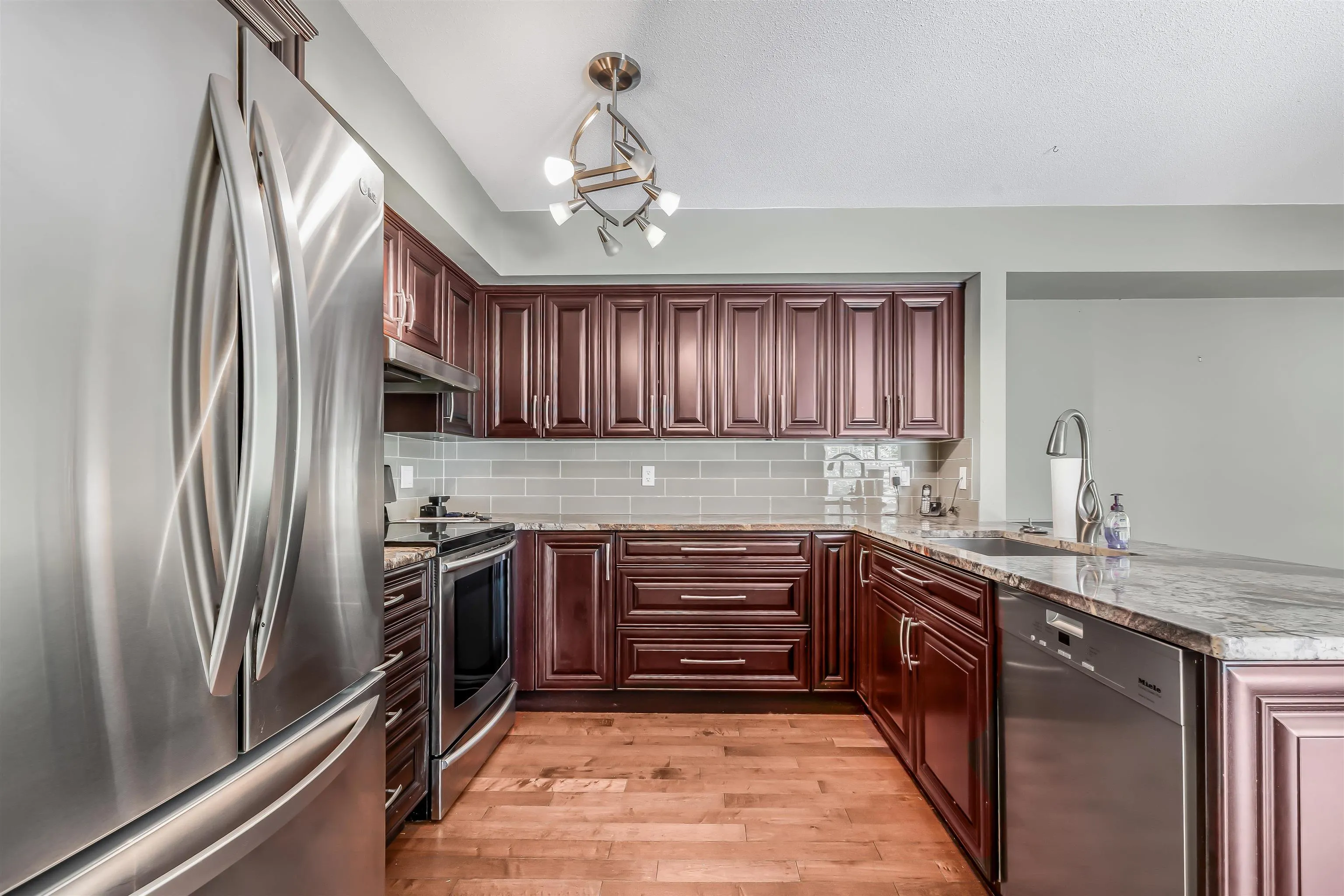 101 180 Ravine Drive