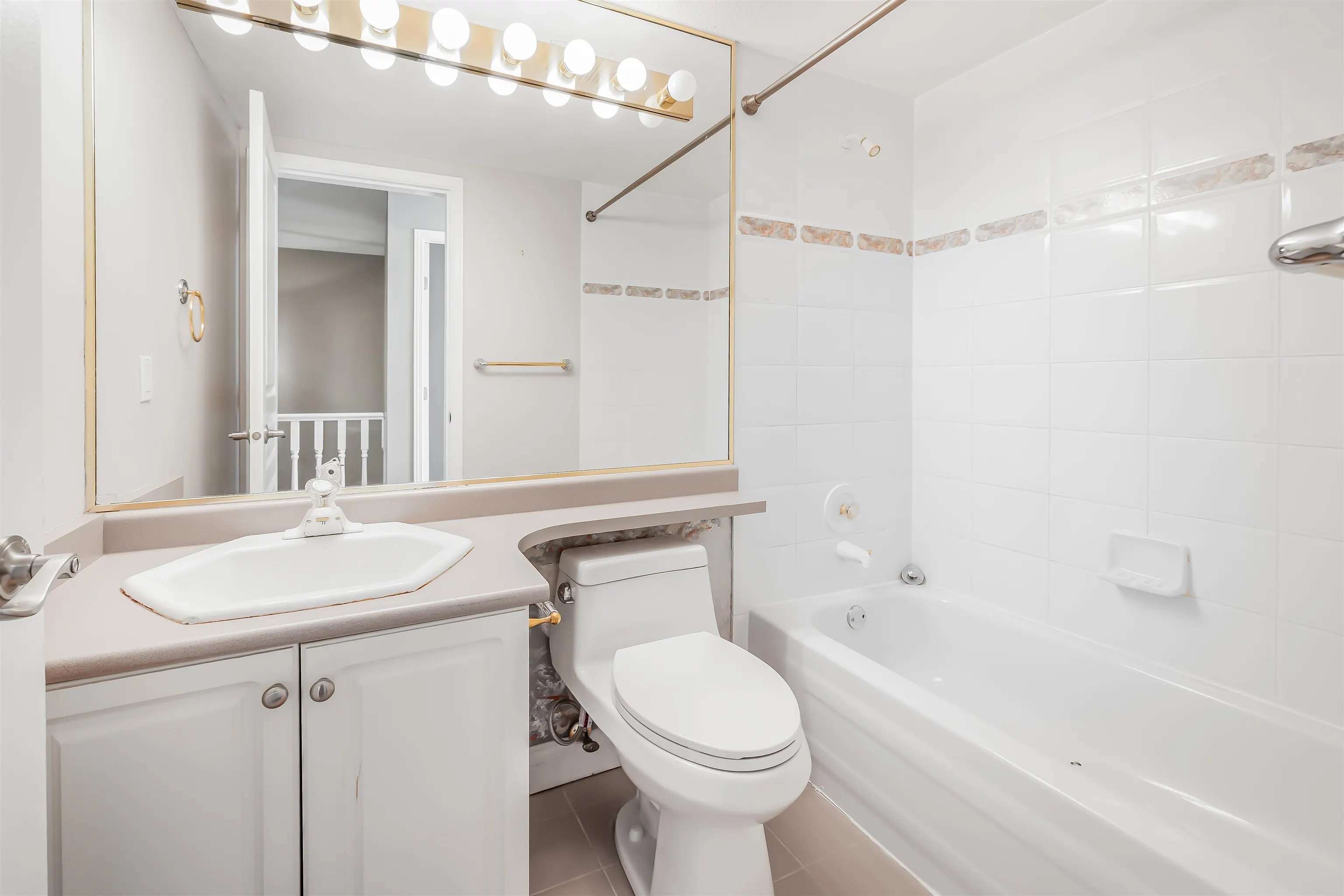101 180 Ravine Drive