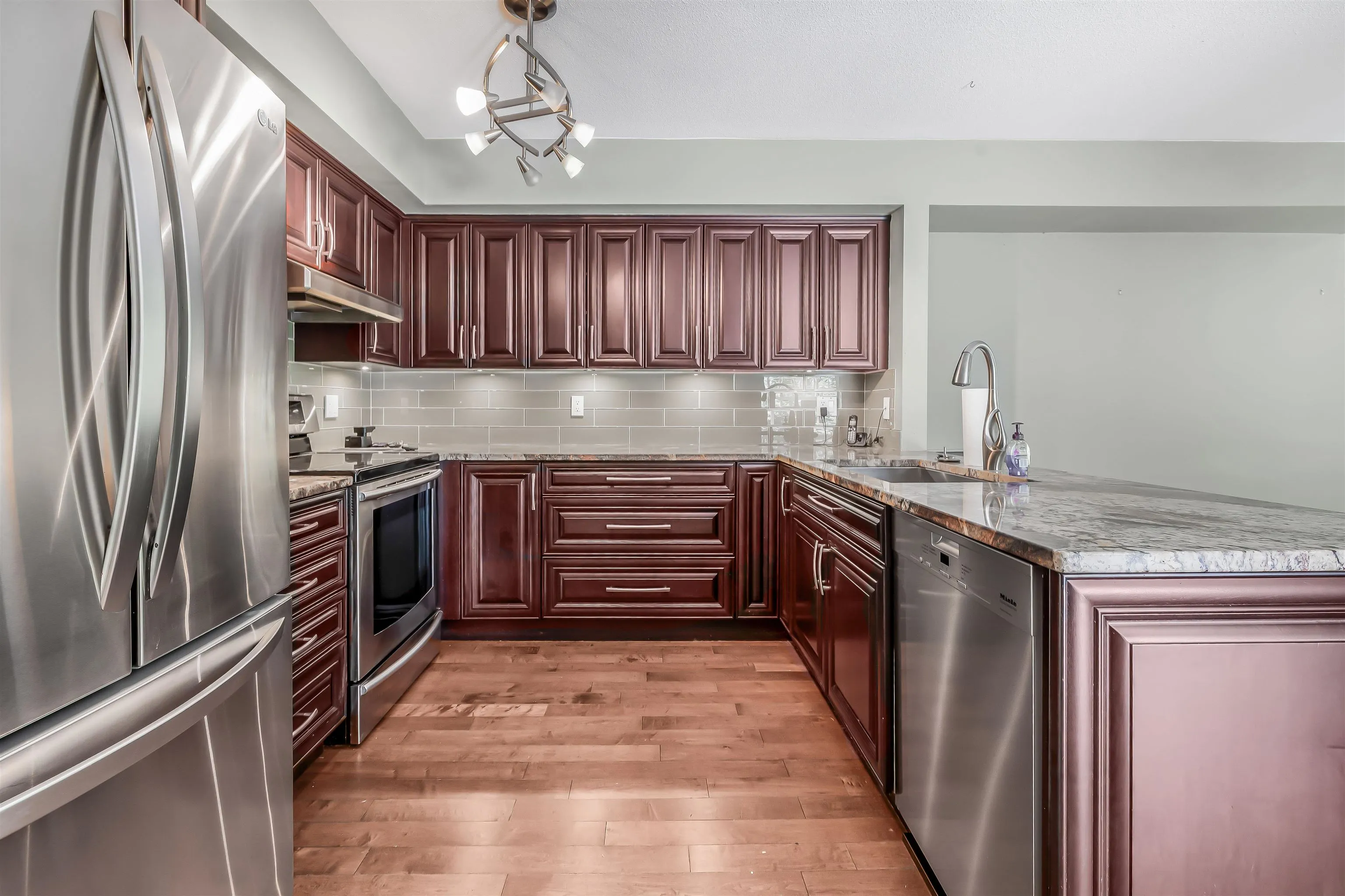 101 180 Ravine Drive