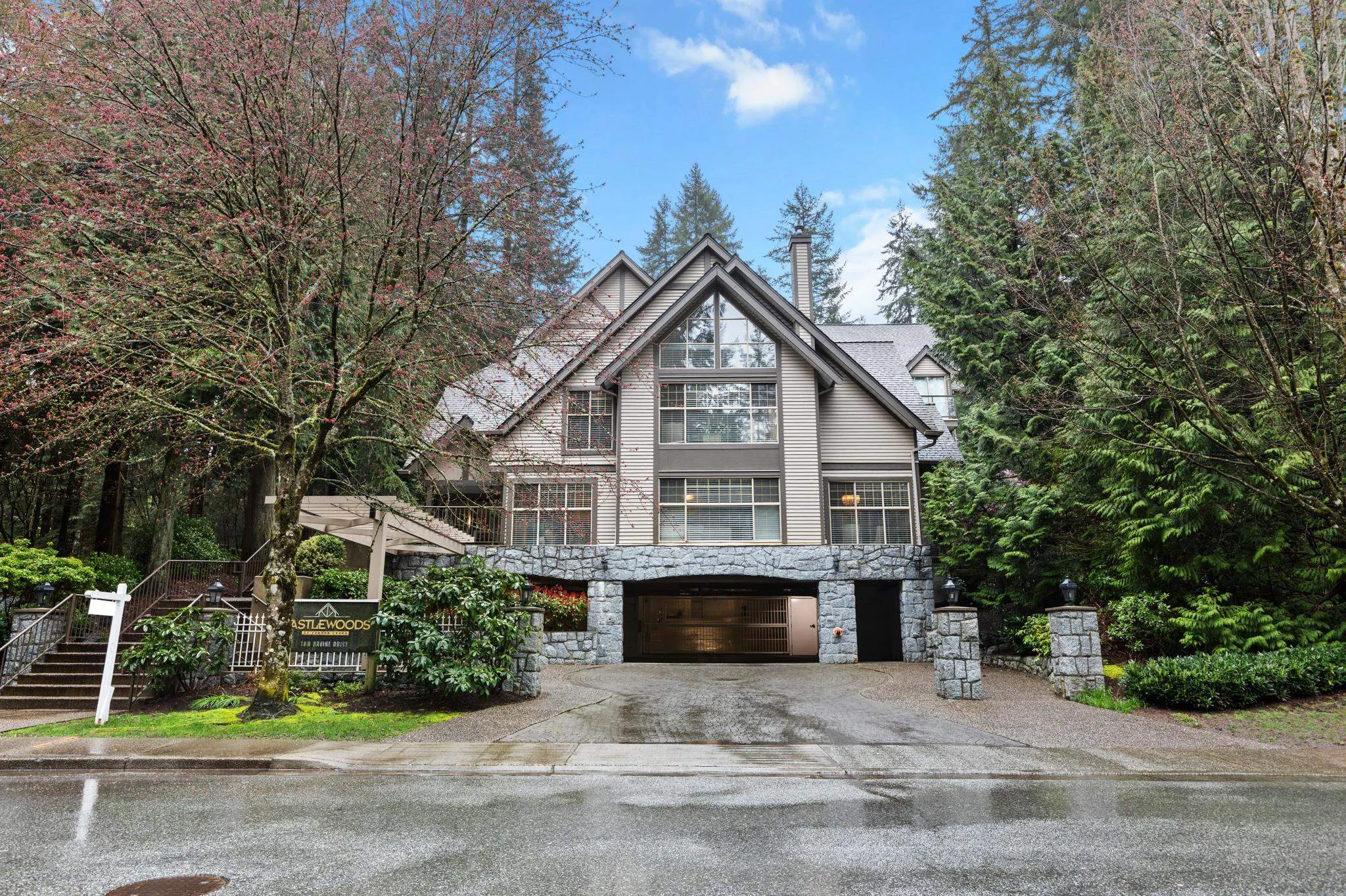 101 180 Ravine Drive