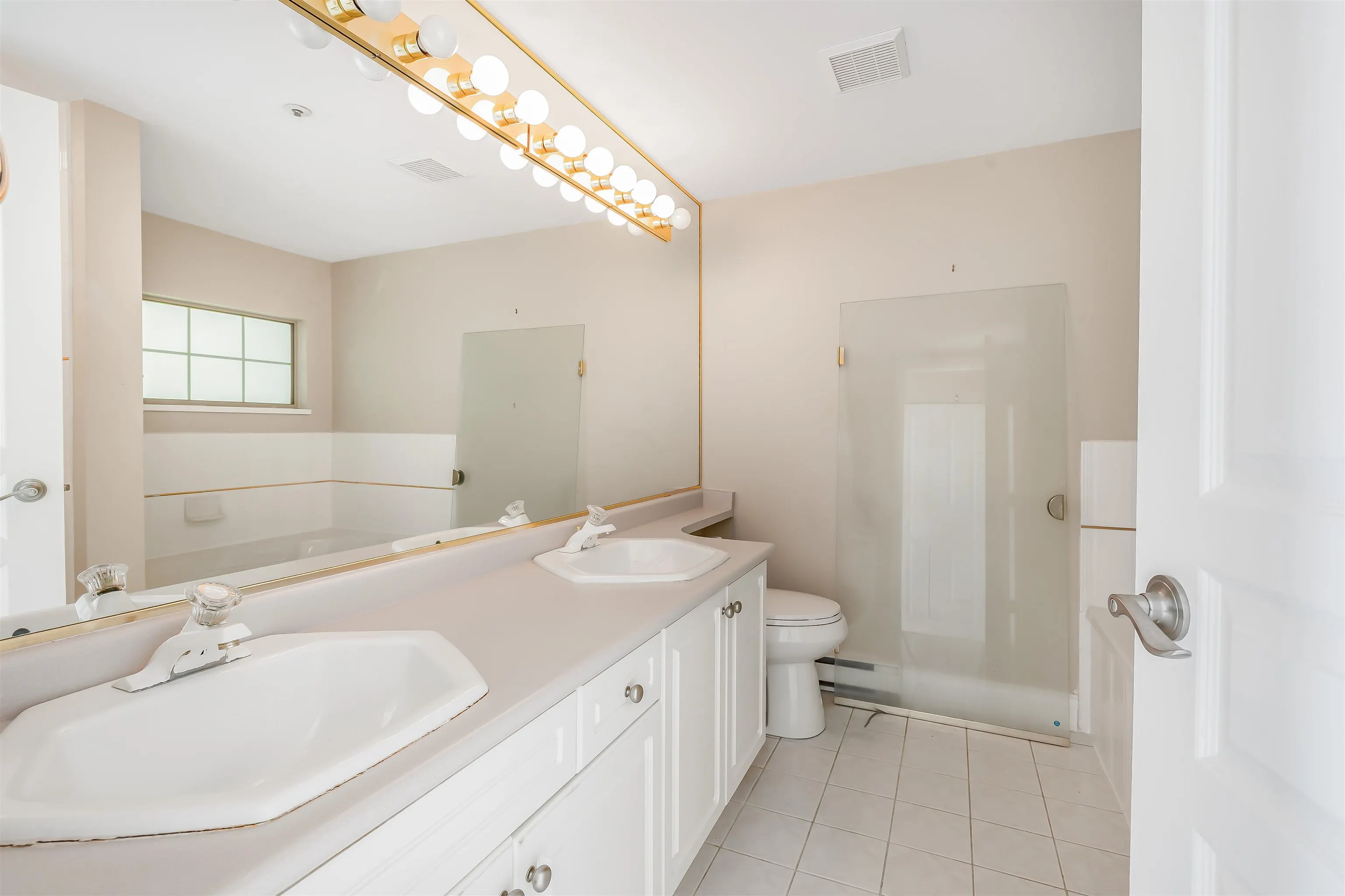101 180 Ravine Drive