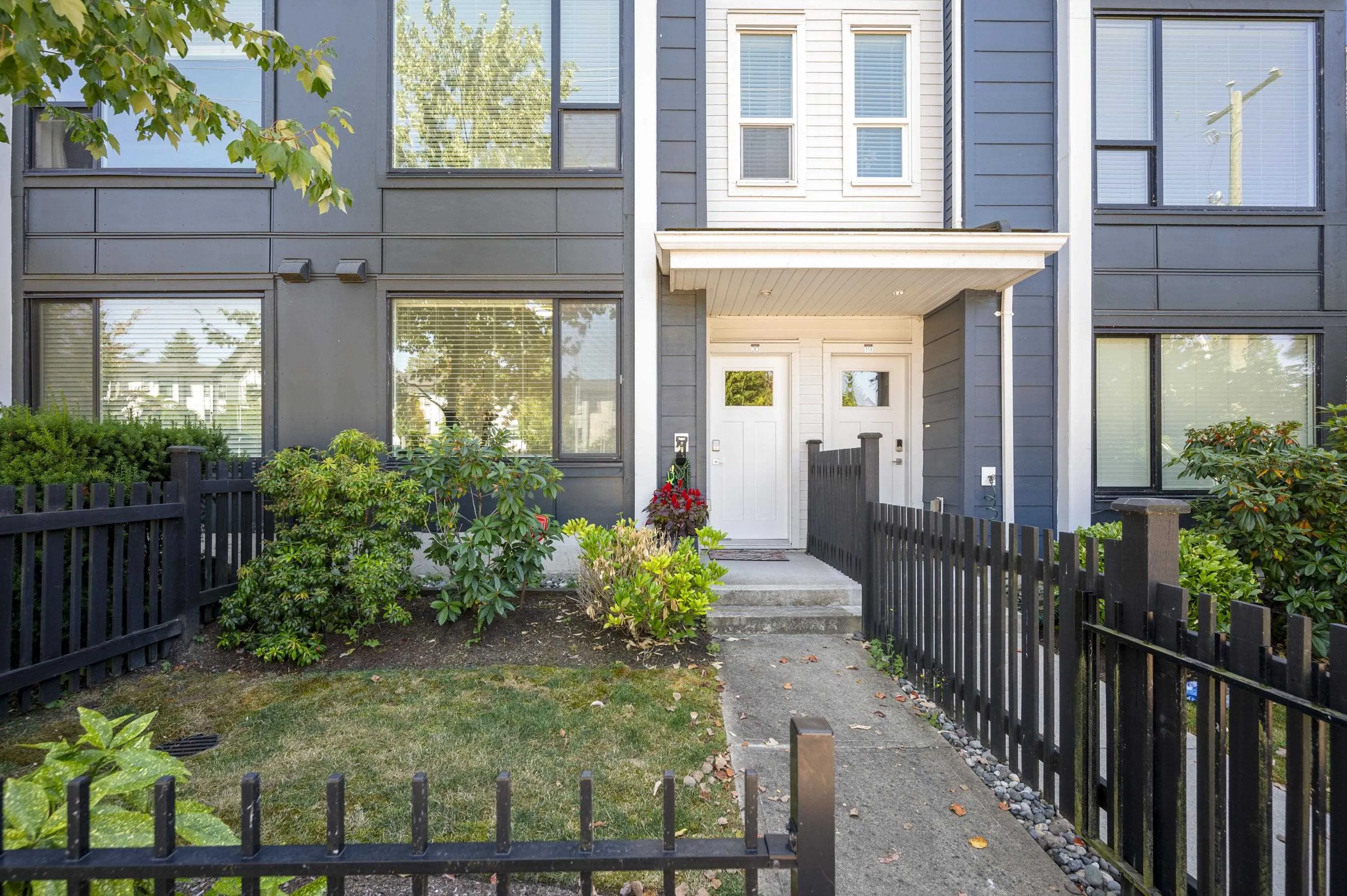 20 16337 23a Avenue