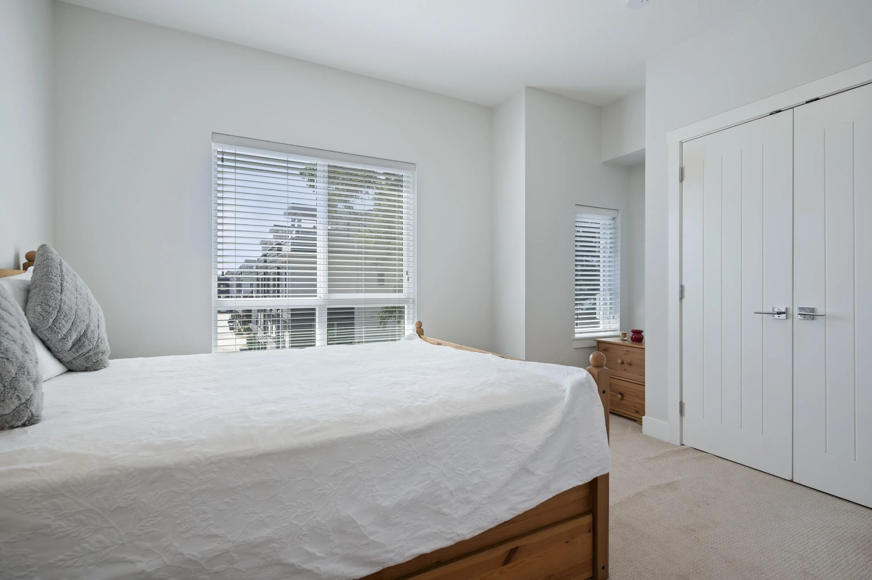 20 16337 23a Avenue