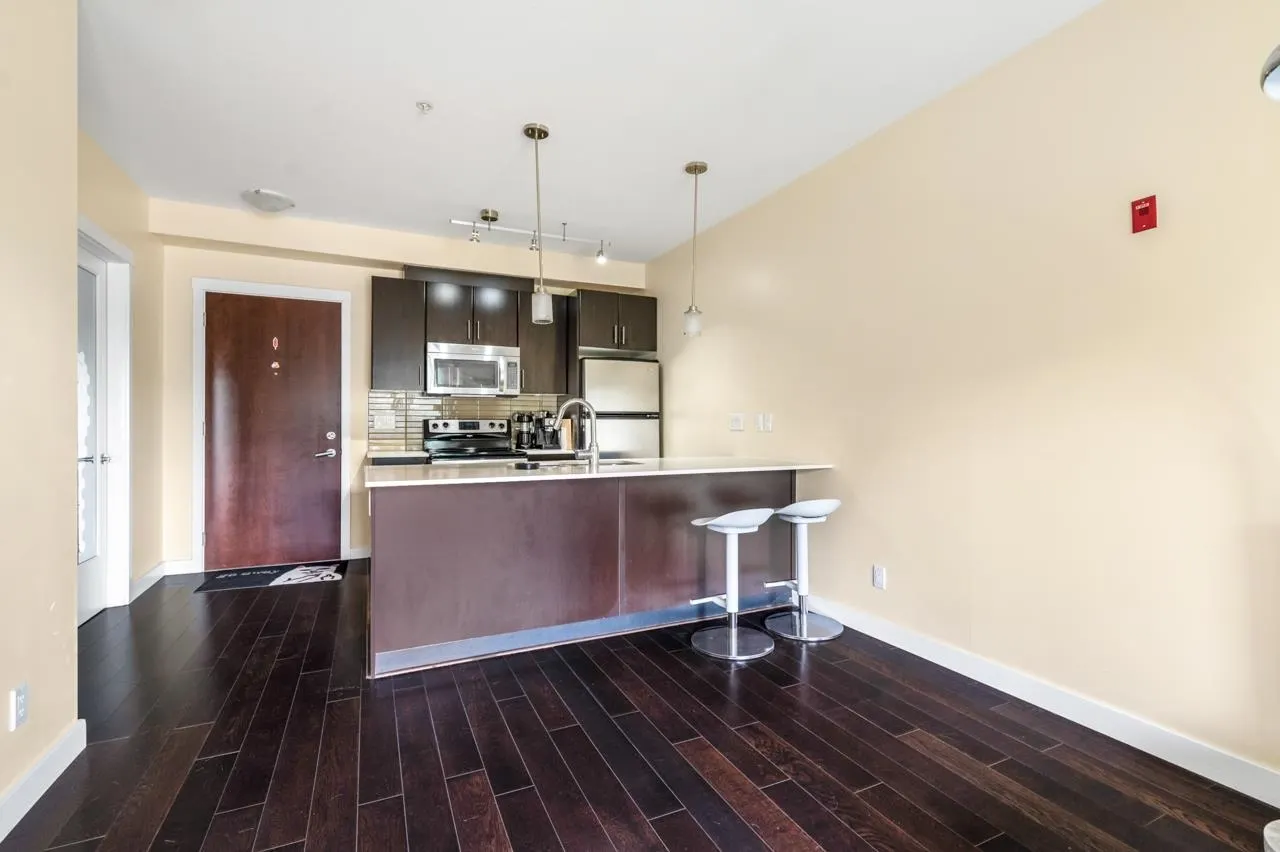 320 7777 Royal Oak Avenue