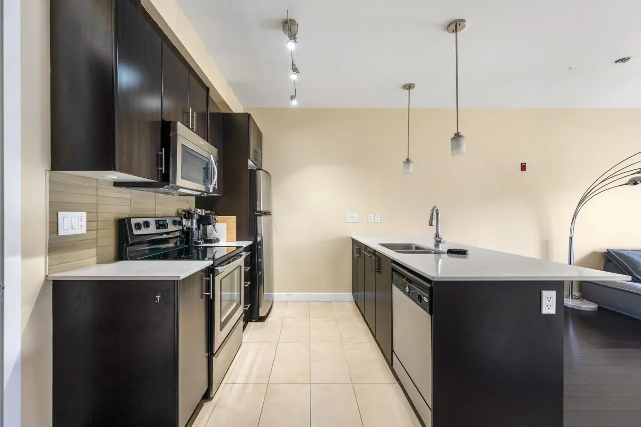 320 7777 Royal Oak Avenue