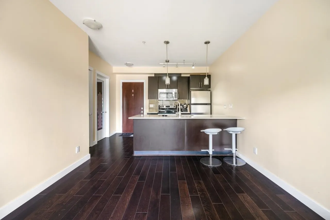 320 7777 Royal Oak Avenue