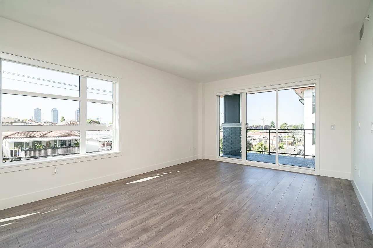 313 4788 Hastings Street