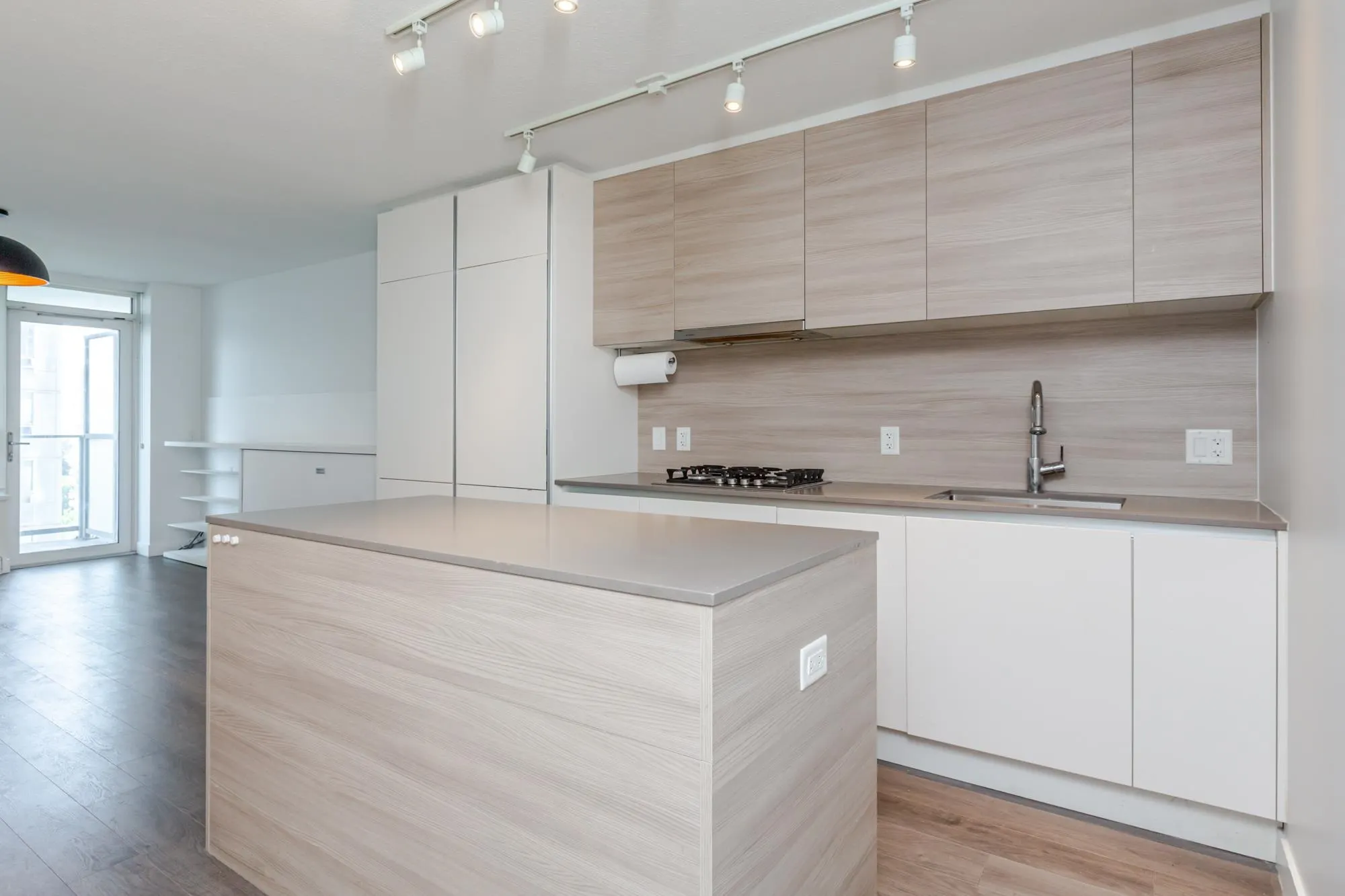 1108 908 Quayside Drive