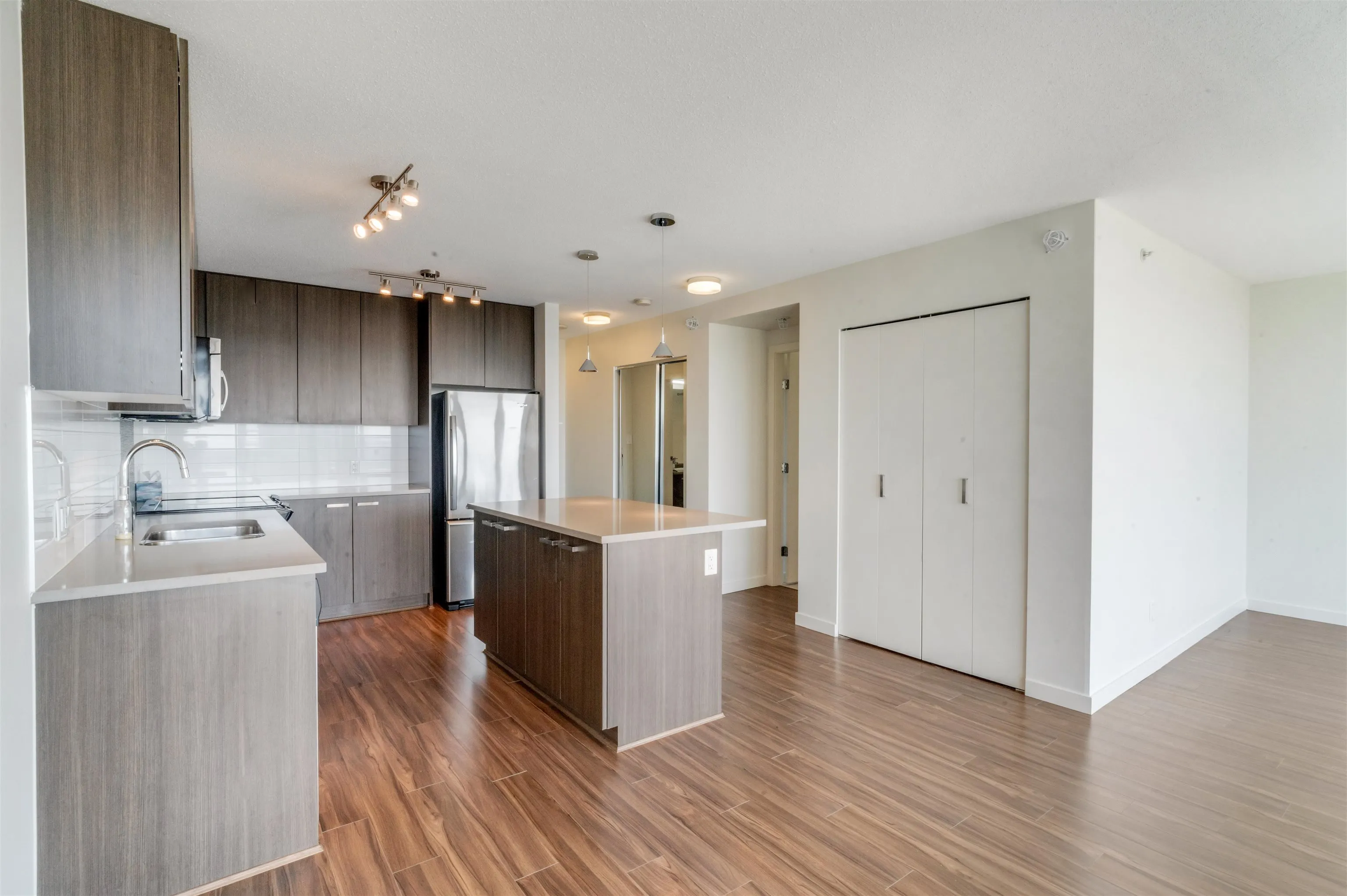 3707 13325 102a Avenue