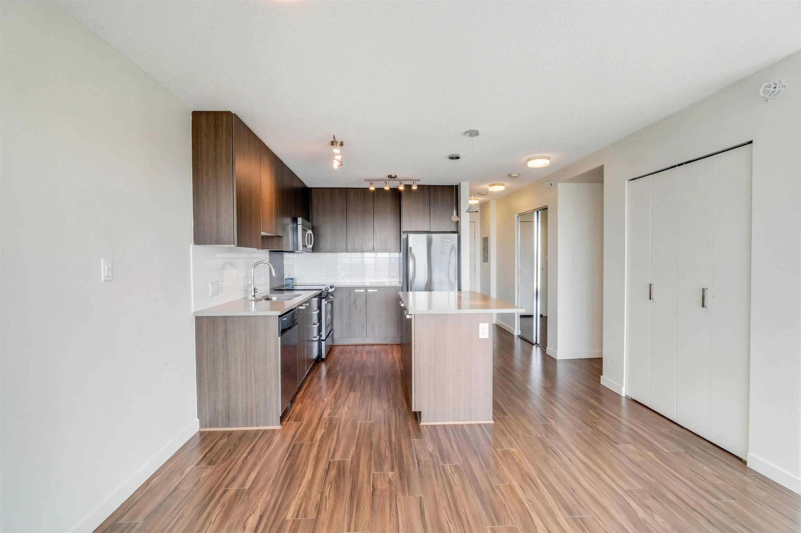 3707 13325 102a Avenue