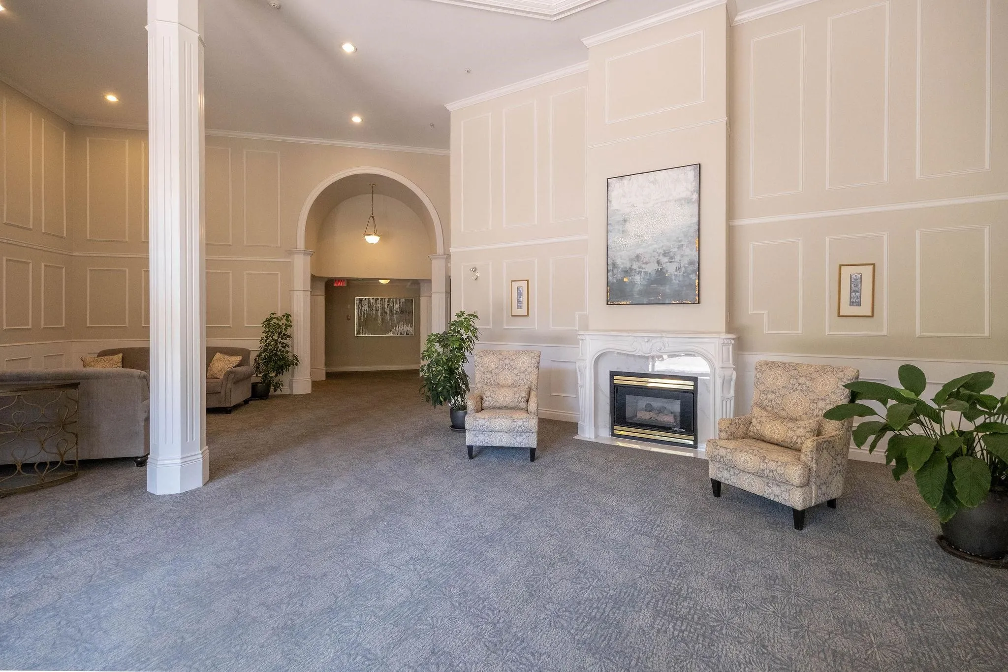 208 5262 Oakmount Crescent