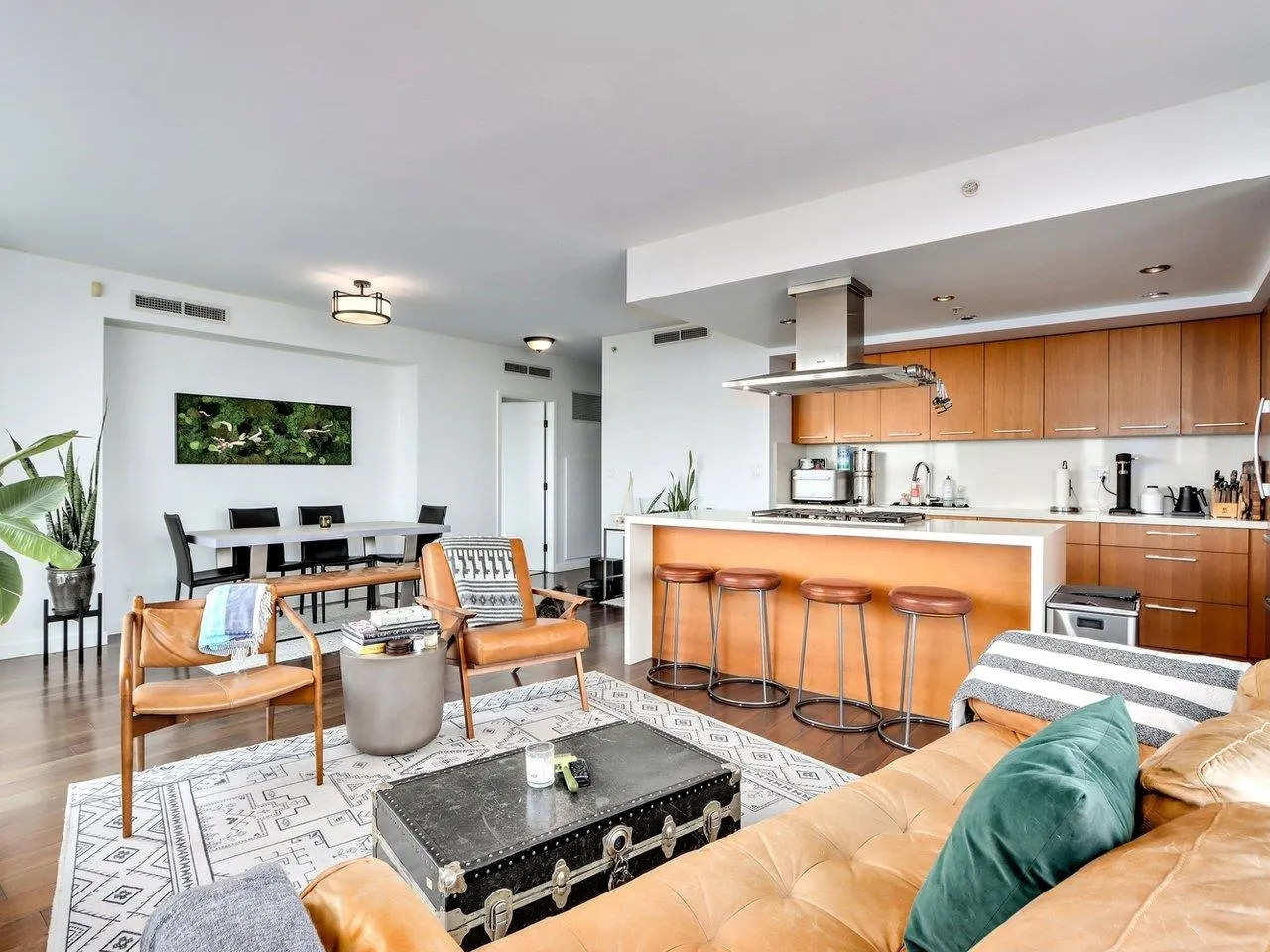 2701 8 Smithe Mews