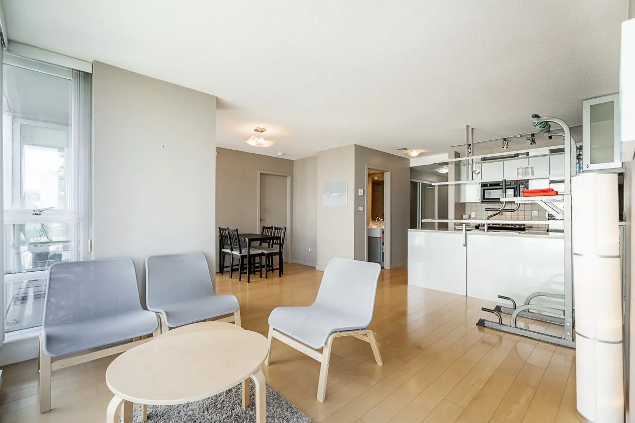 2508 1495 Richards Street