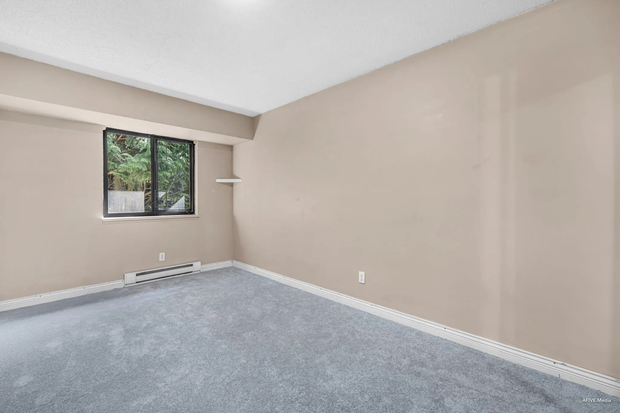 148 13758 67 Avenue