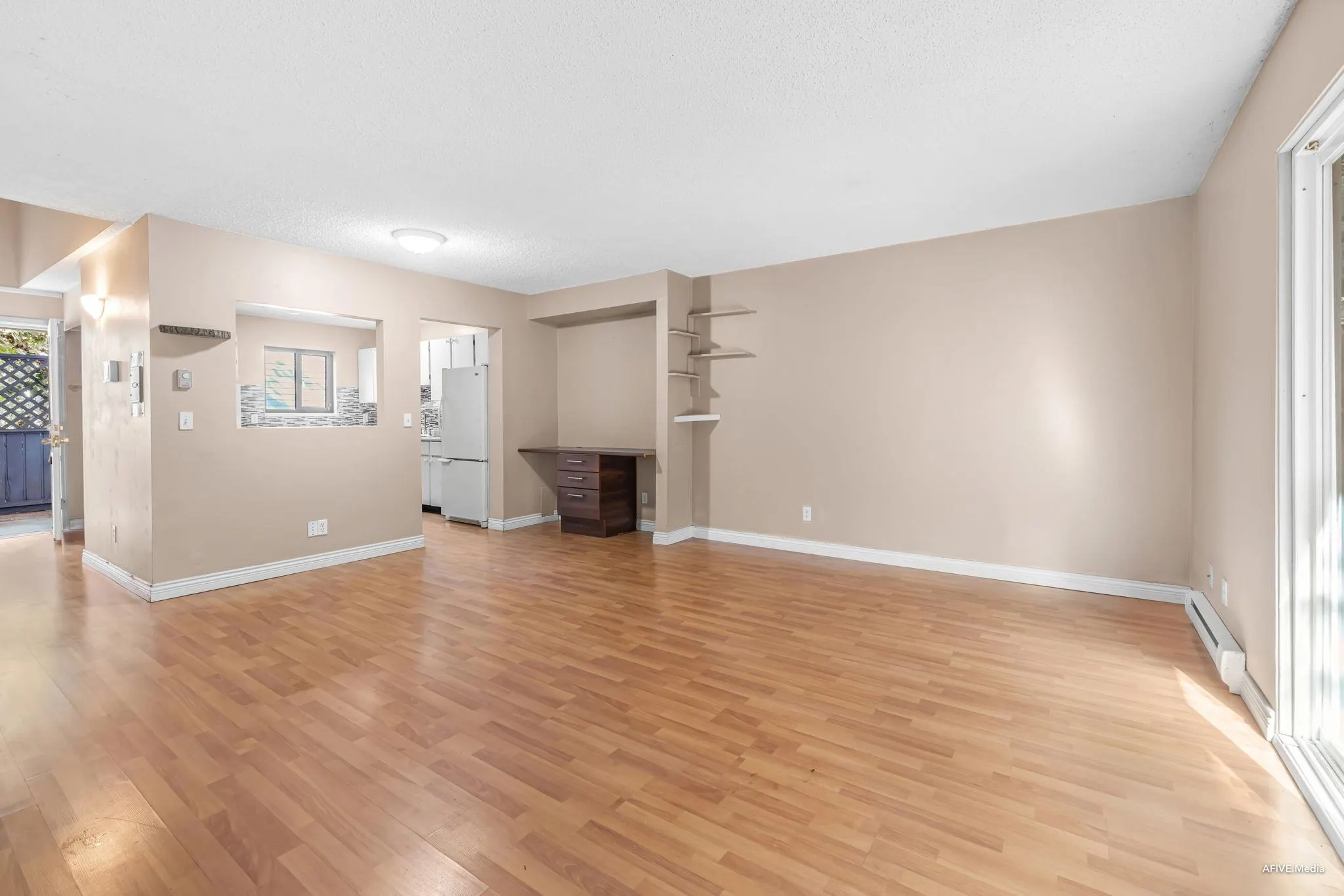 148 13758 67 Avenue