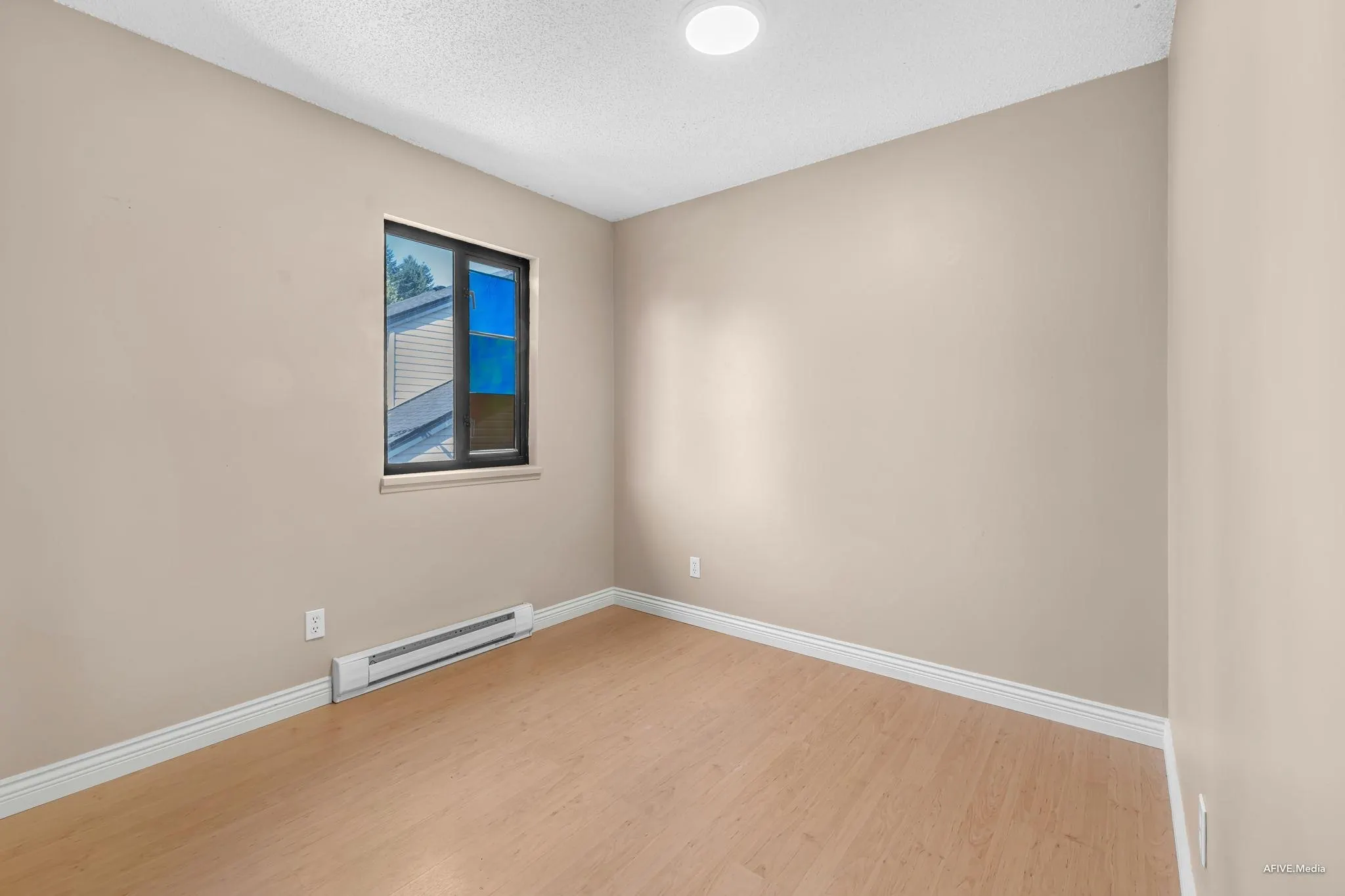 148 13758 67 Avenue