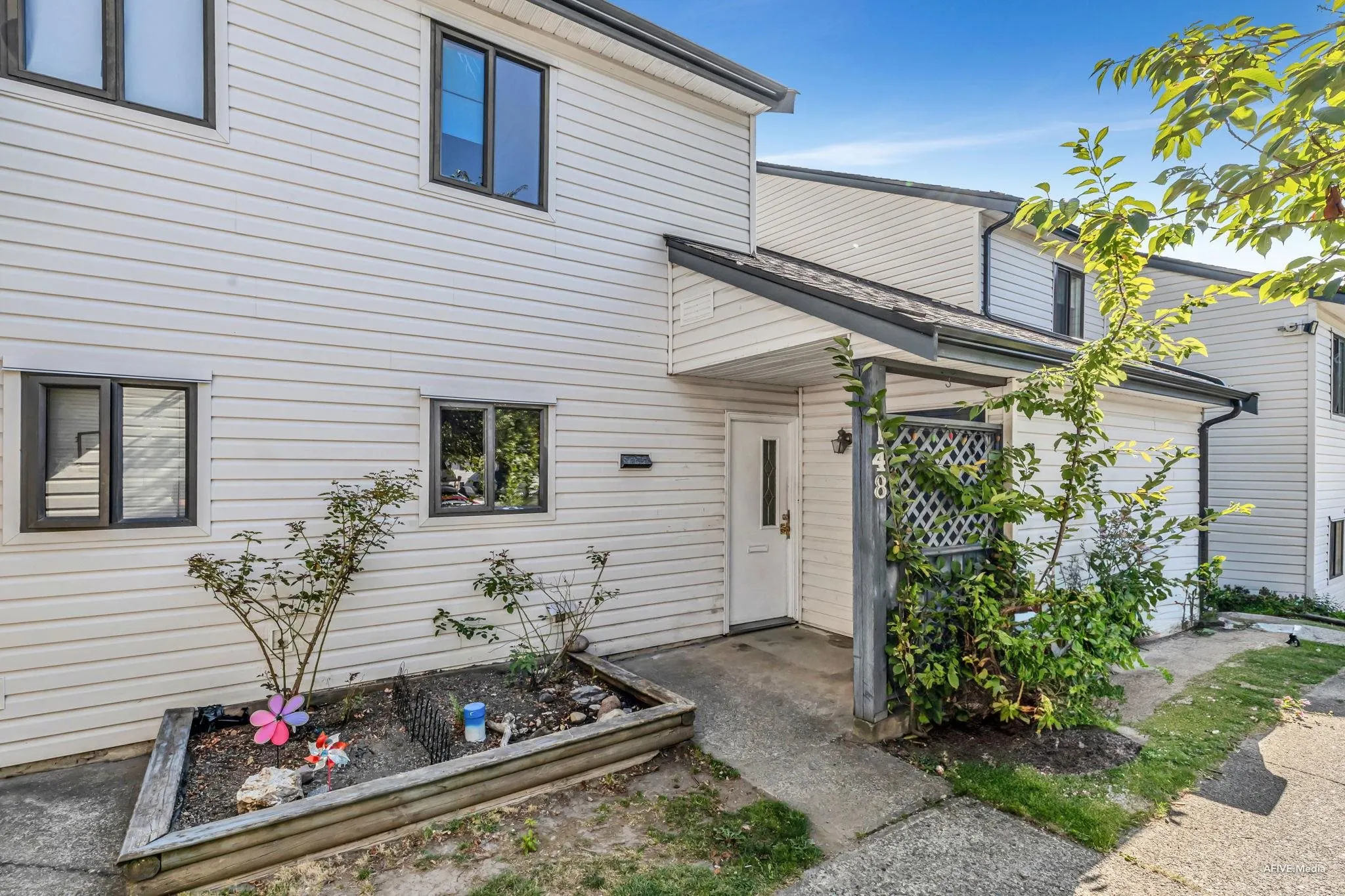 148 13758 67 Avenue