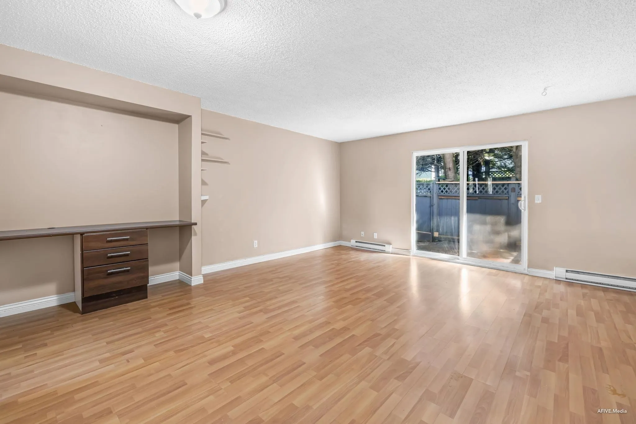 148 13758 67 Avenue