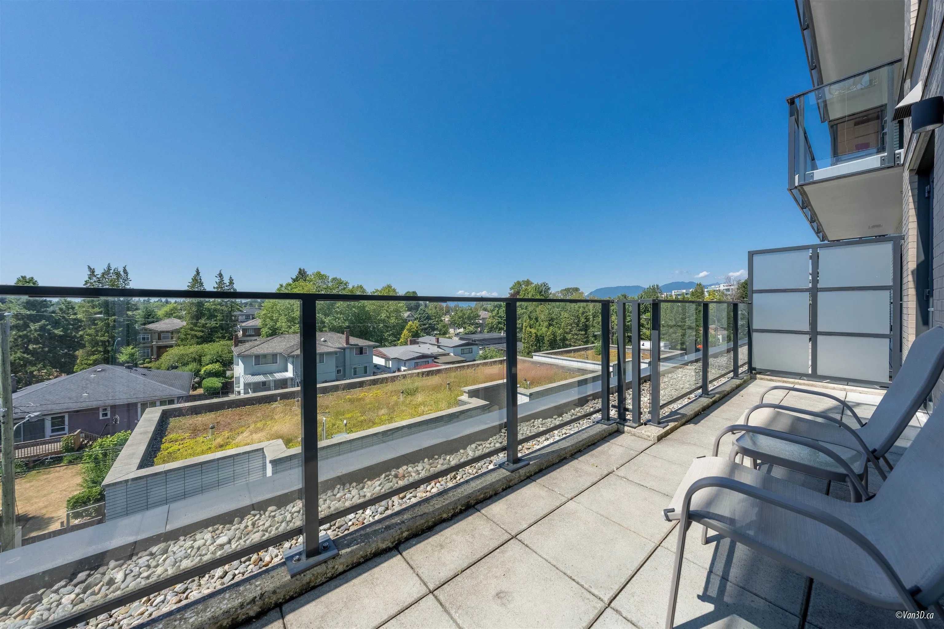 407 5383 Cambie Street