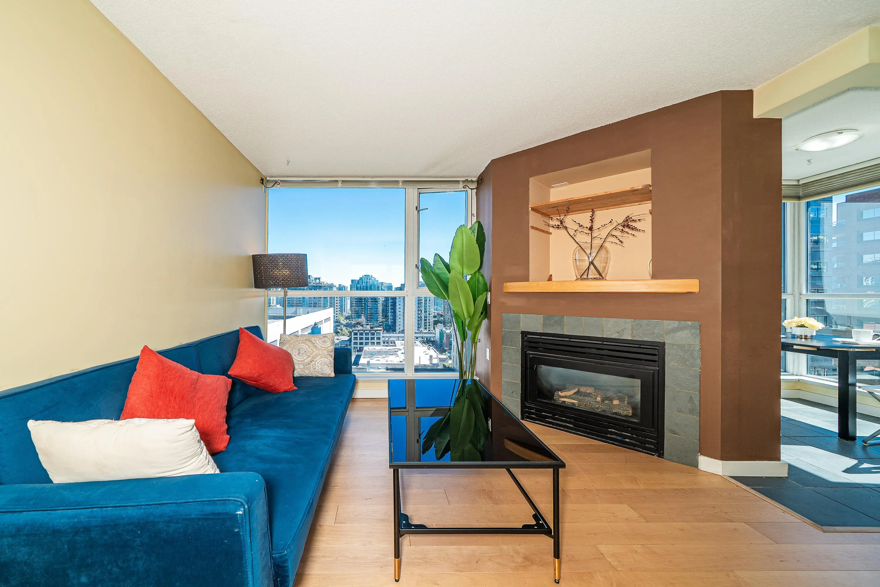 1509 1068 Hornby Street
