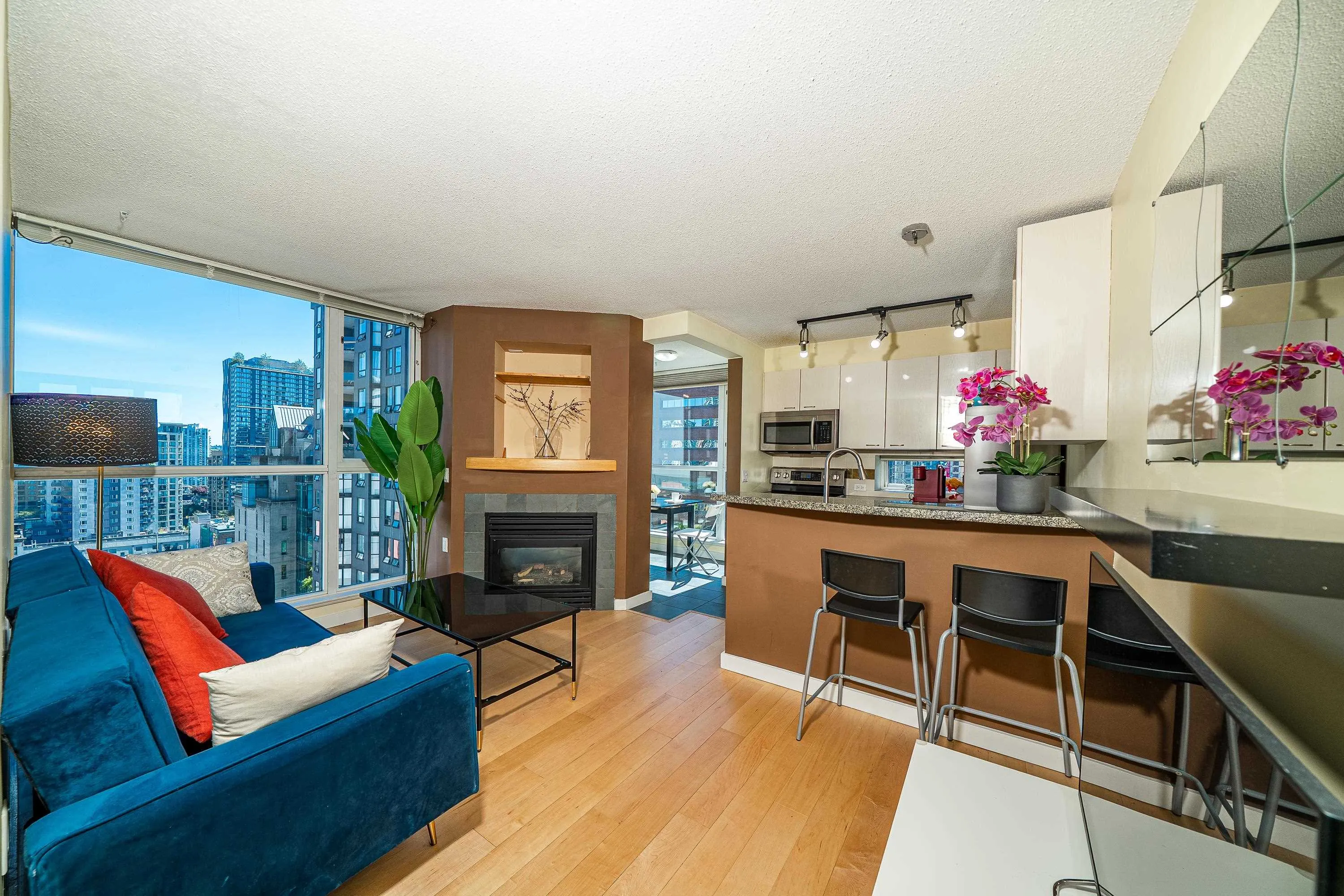 1509 1068 Hornby Street
