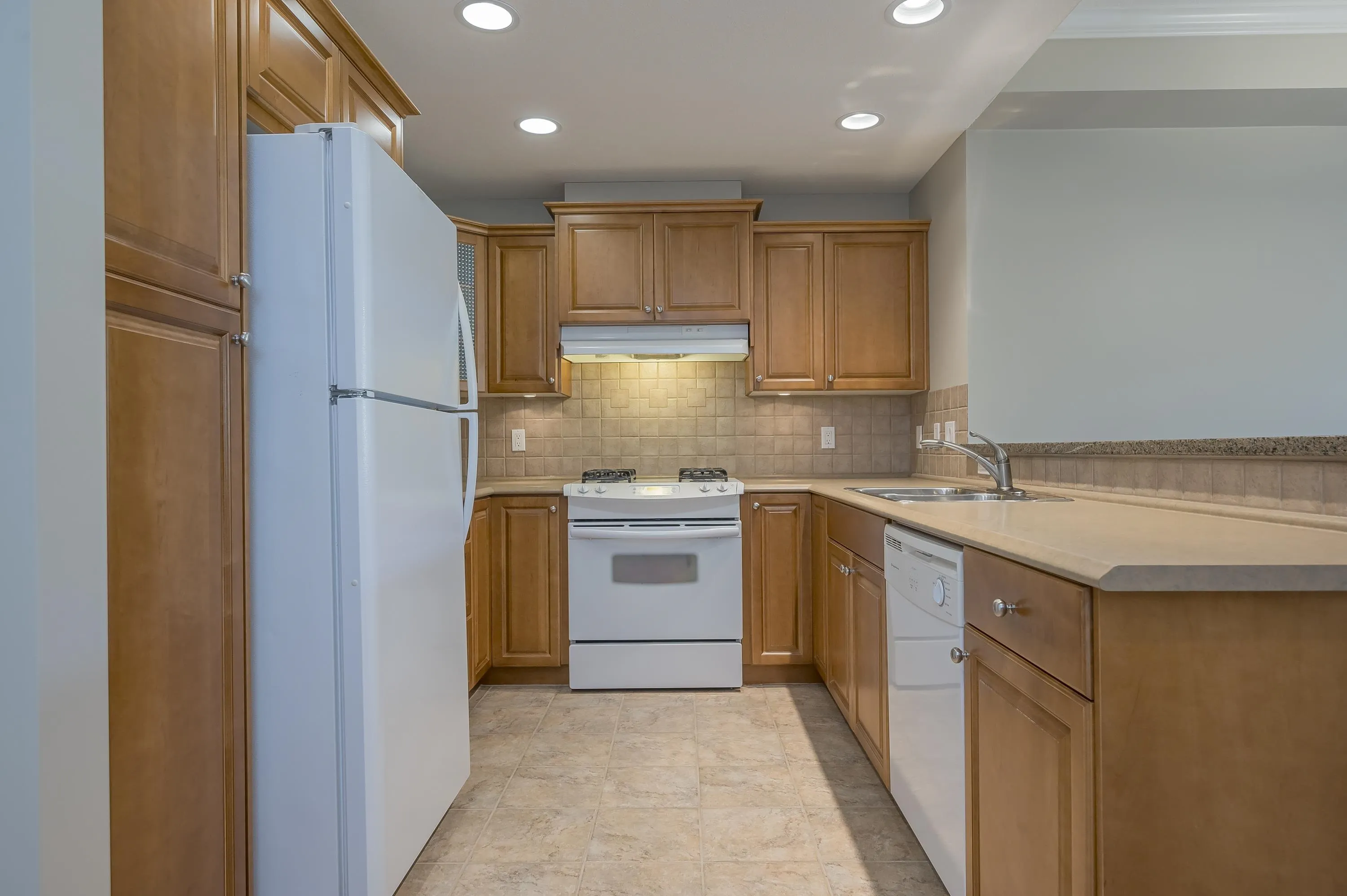 205 1787 154 Street
