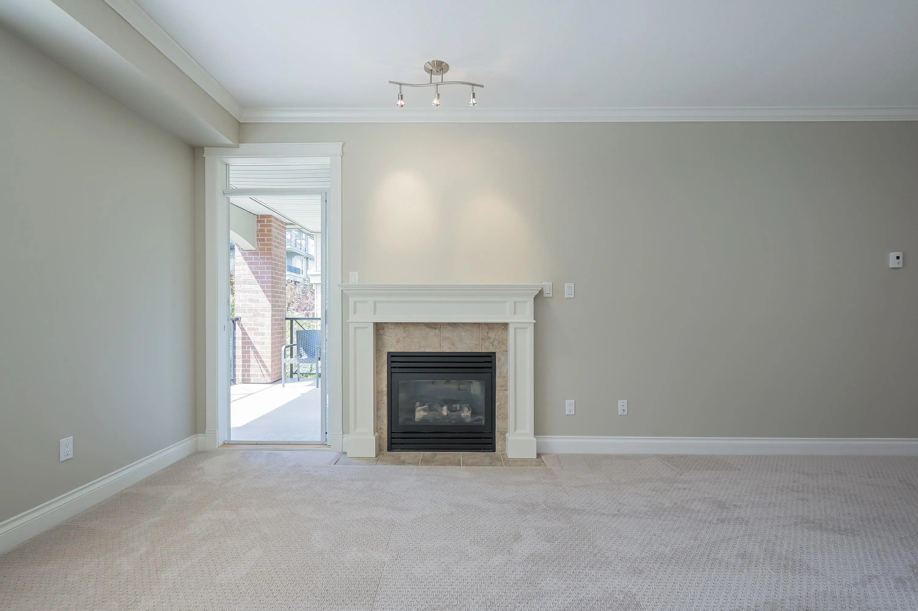 205 1787 154 Street